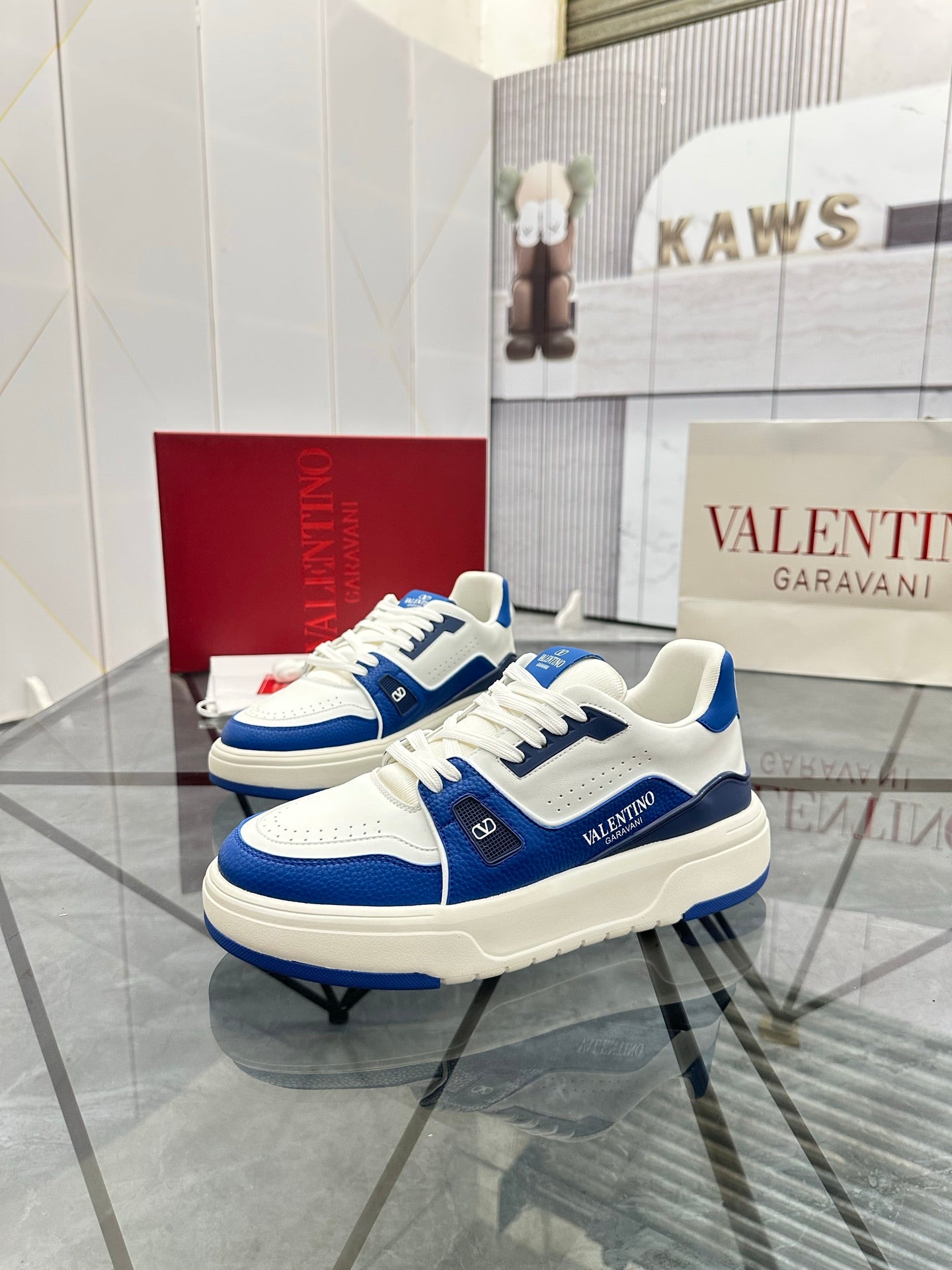 LuxluxHouse Best Quality Shoes Valentino