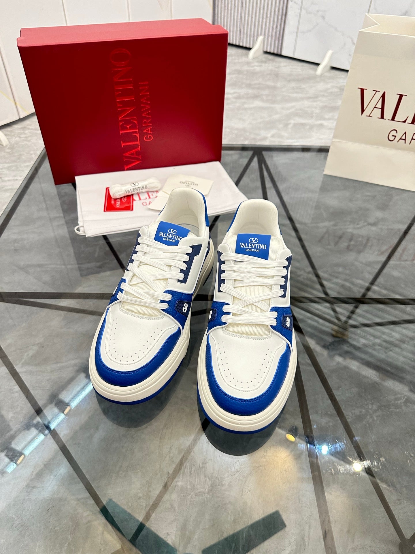 LuxluxHouse Best Quality Shoes Valentino