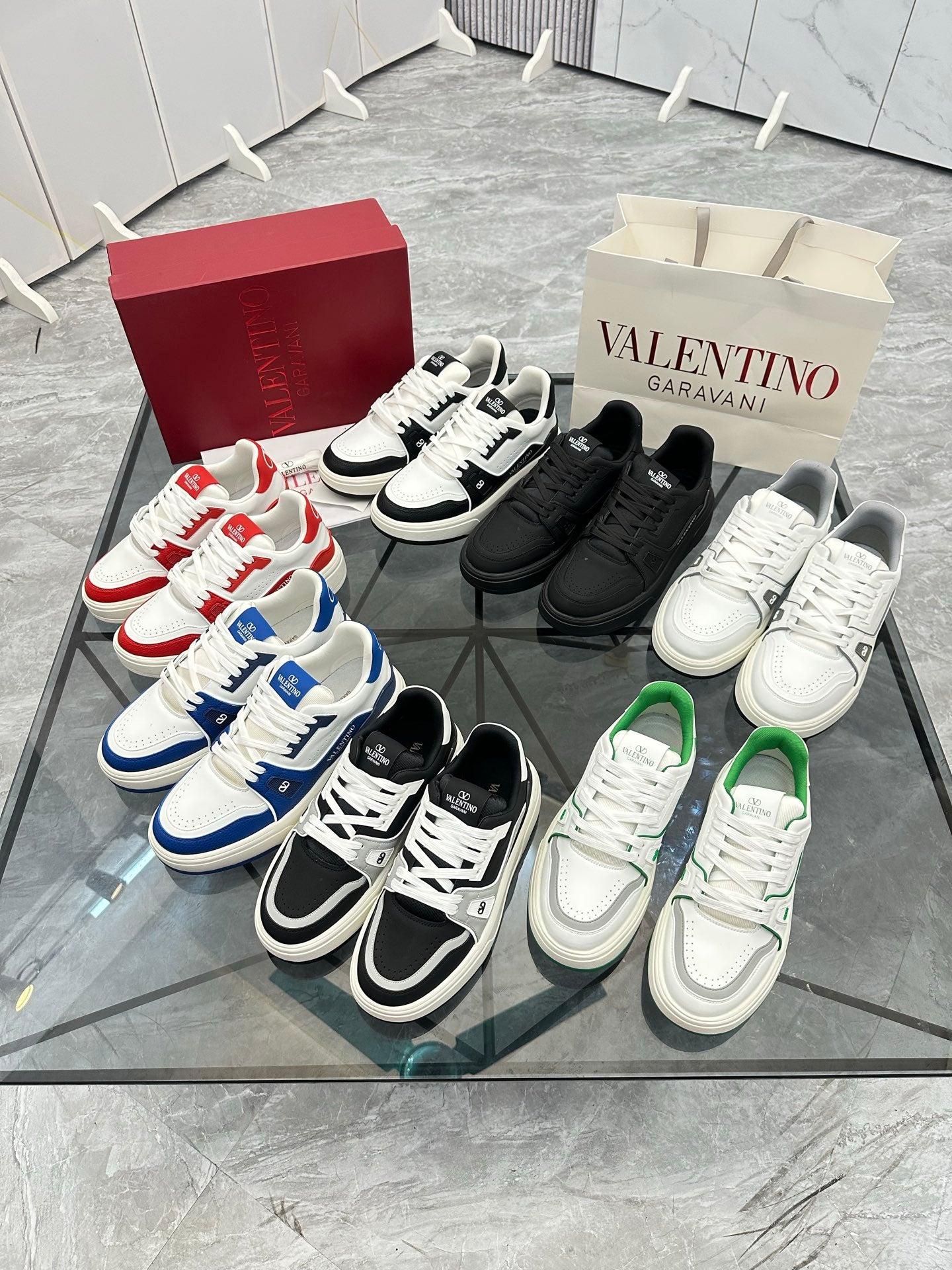 LuxluxHouse Best Quality Shoes Valentino
