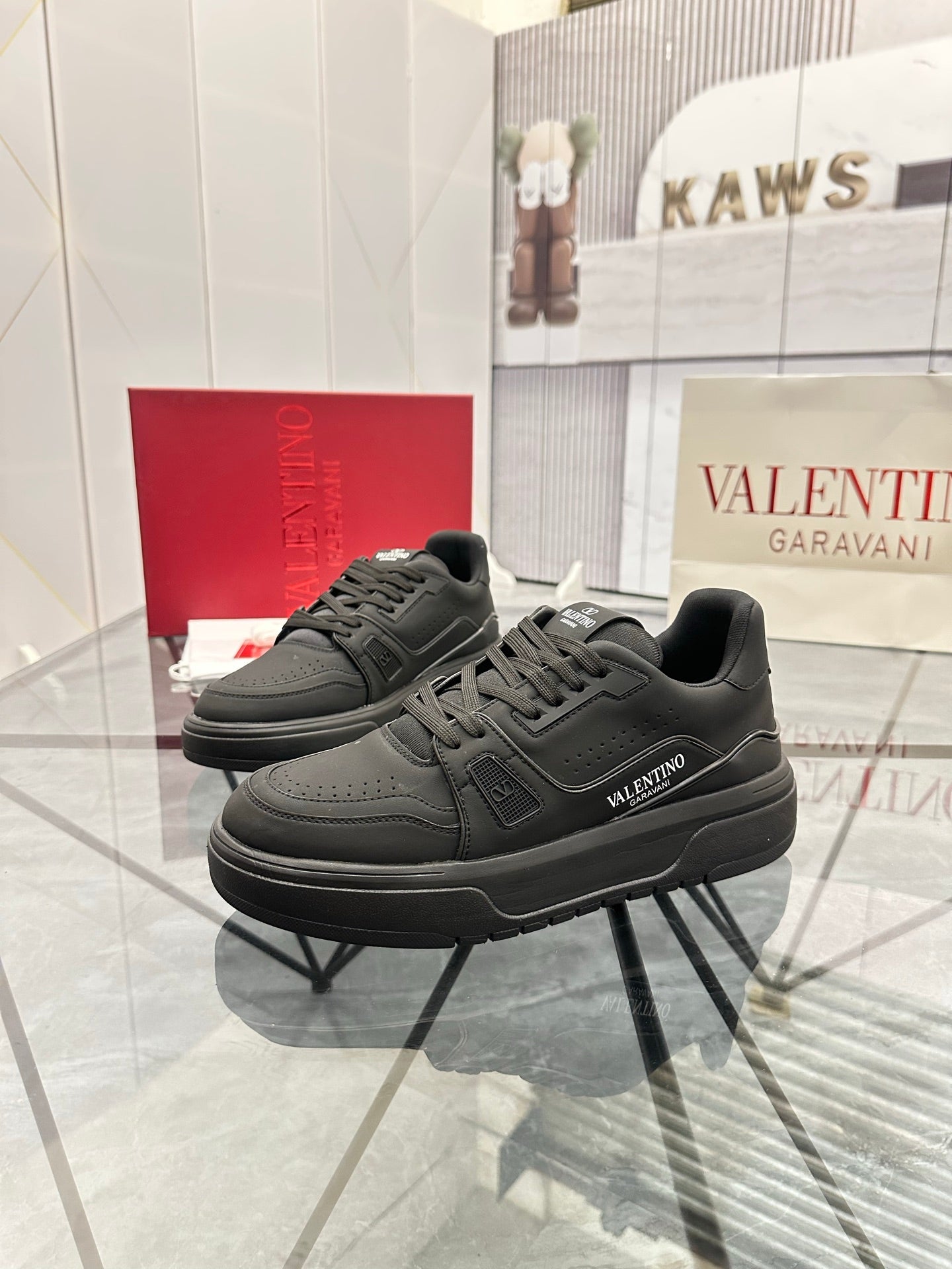 LuxluxHouse Best Quality Shoes Valentino