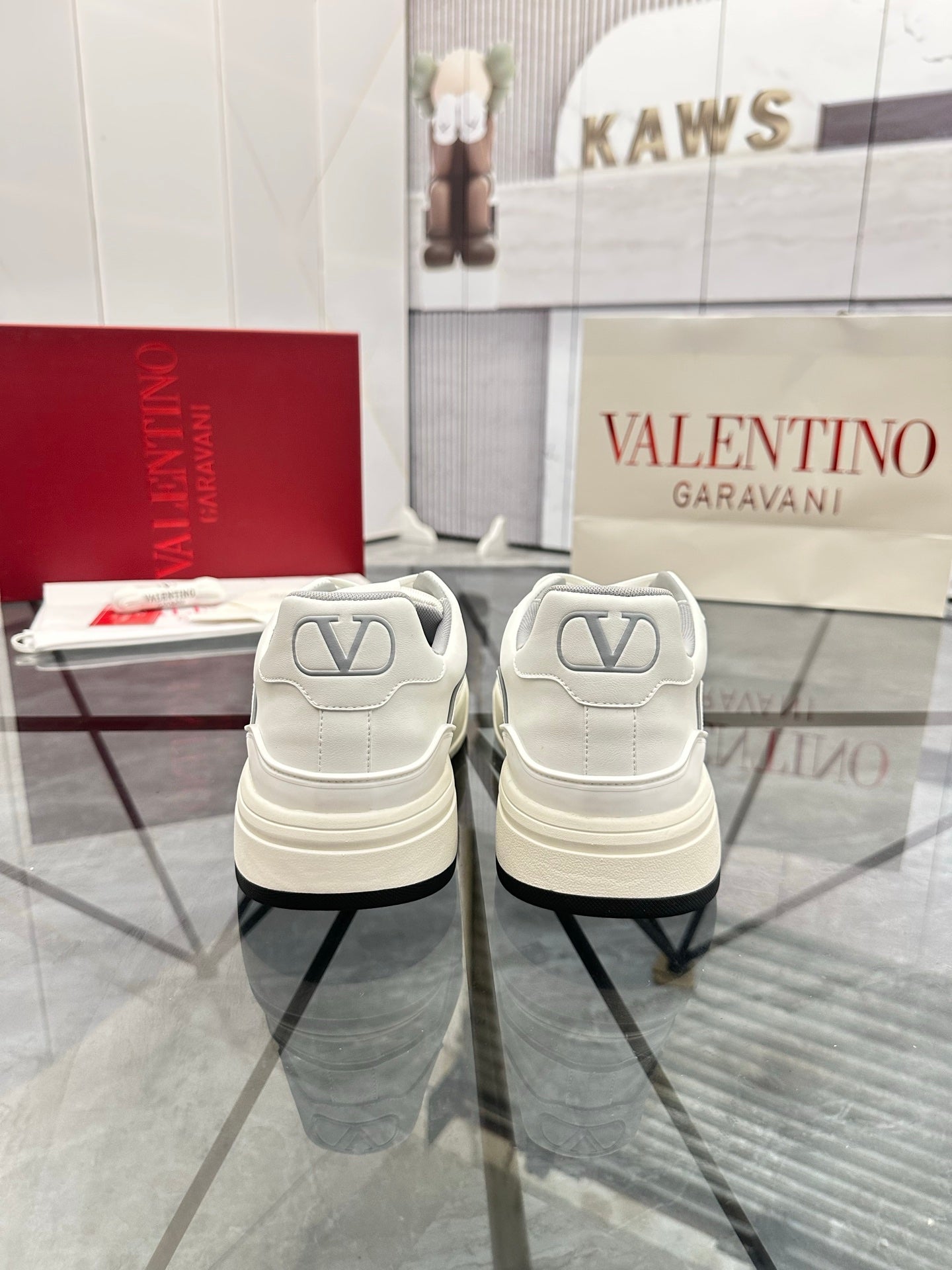 LuxluxHouse Best Quality Shoes Valentino