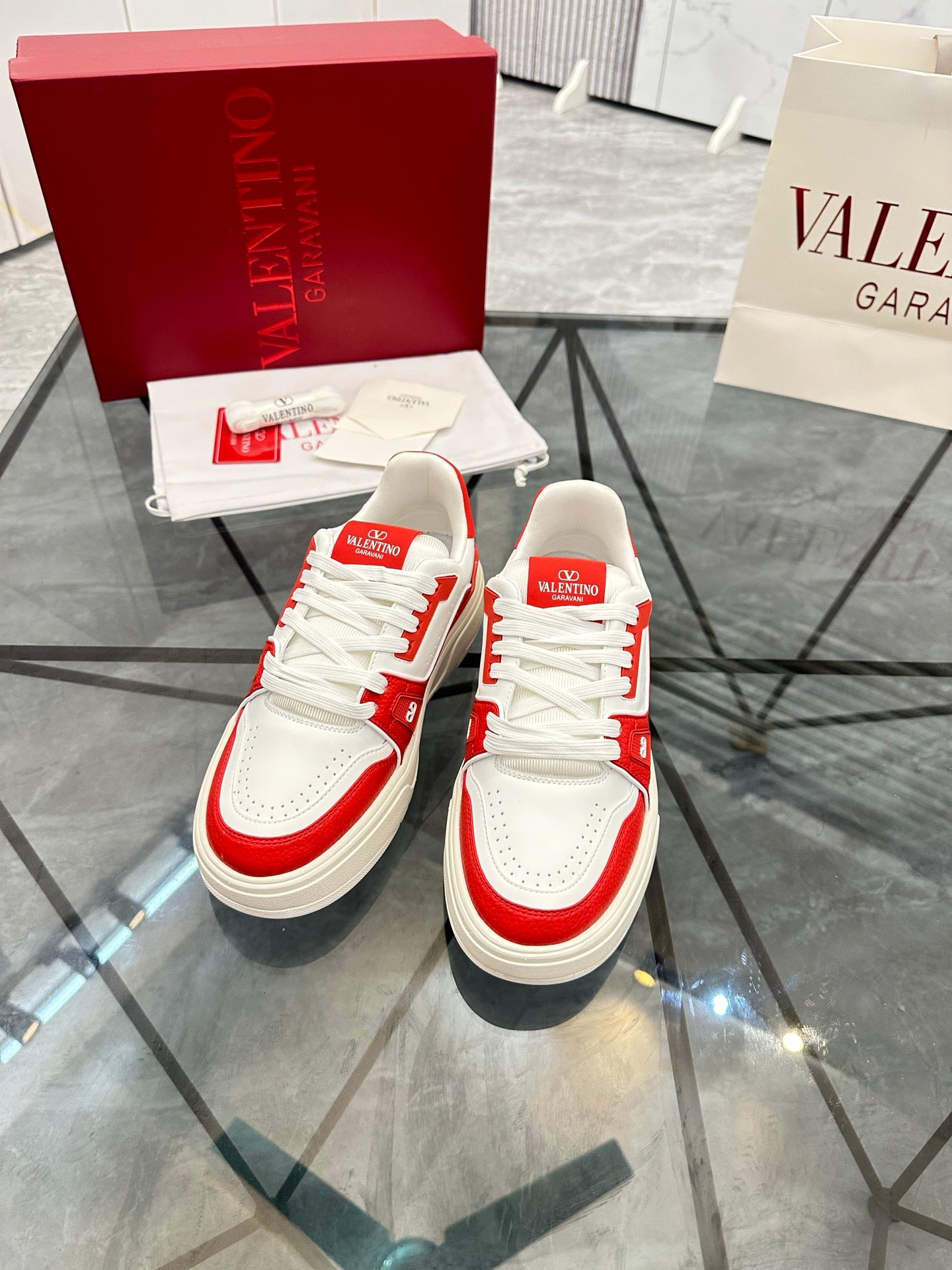 LuxluxHouse Best Quality Shoes Valentino