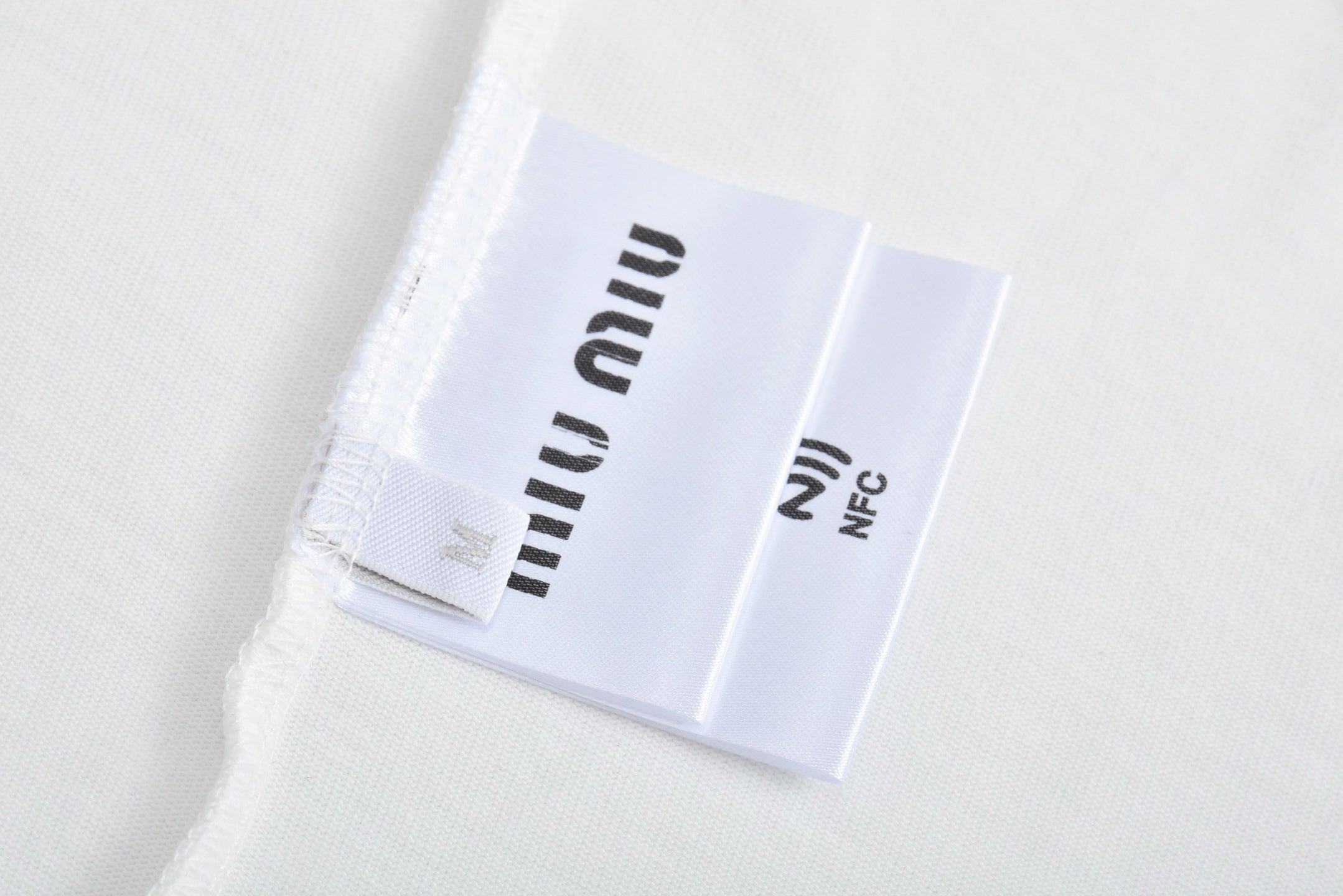 LuxluxHouse Best Quality Clothes Miu Miu T-shirt