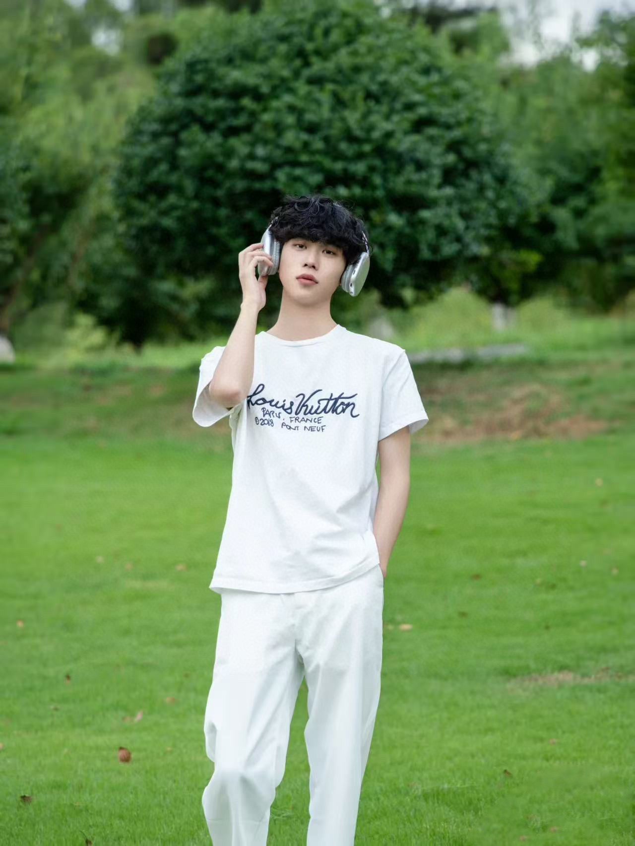 LuxluxHouse Best Quality Clothes T-shirt Louis Vuitton