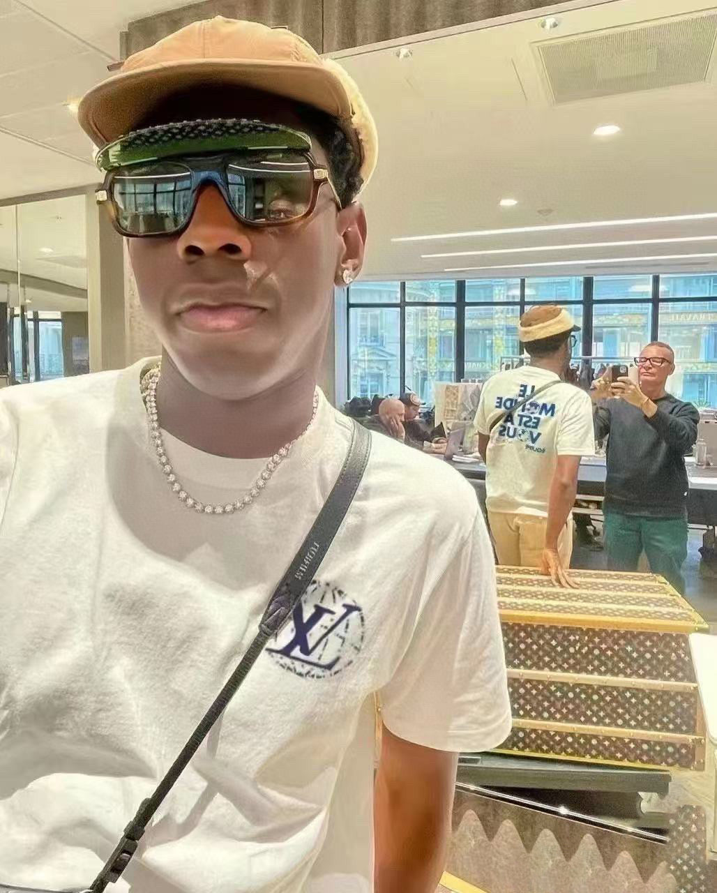 LuxluxHouse Best Quality Clothes T-shirt Louis Vuitton