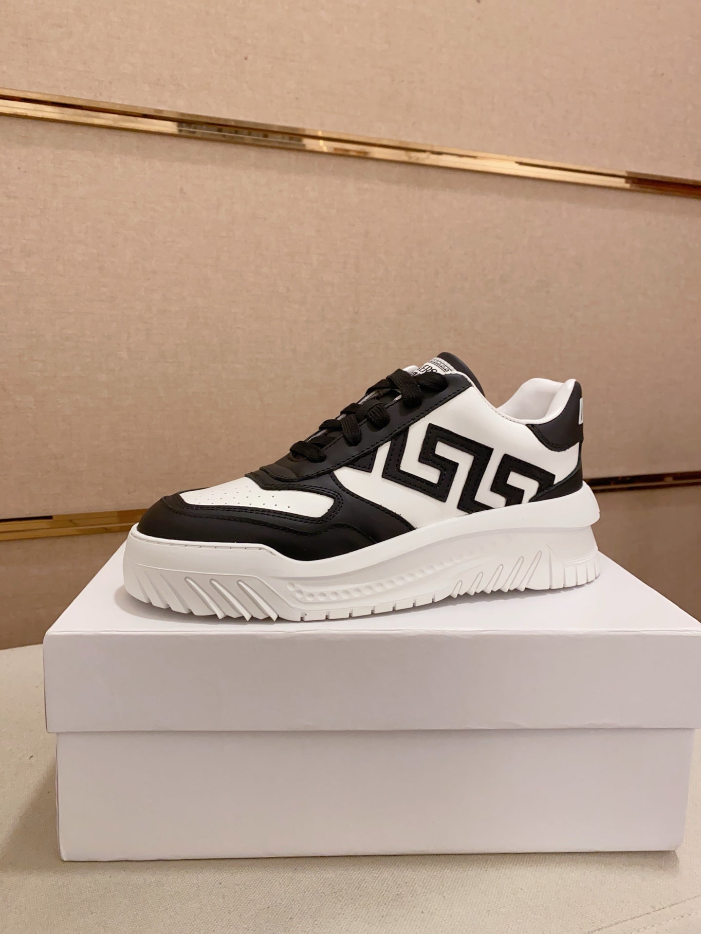 LuxluxHouse Best Quality Shoes Versace