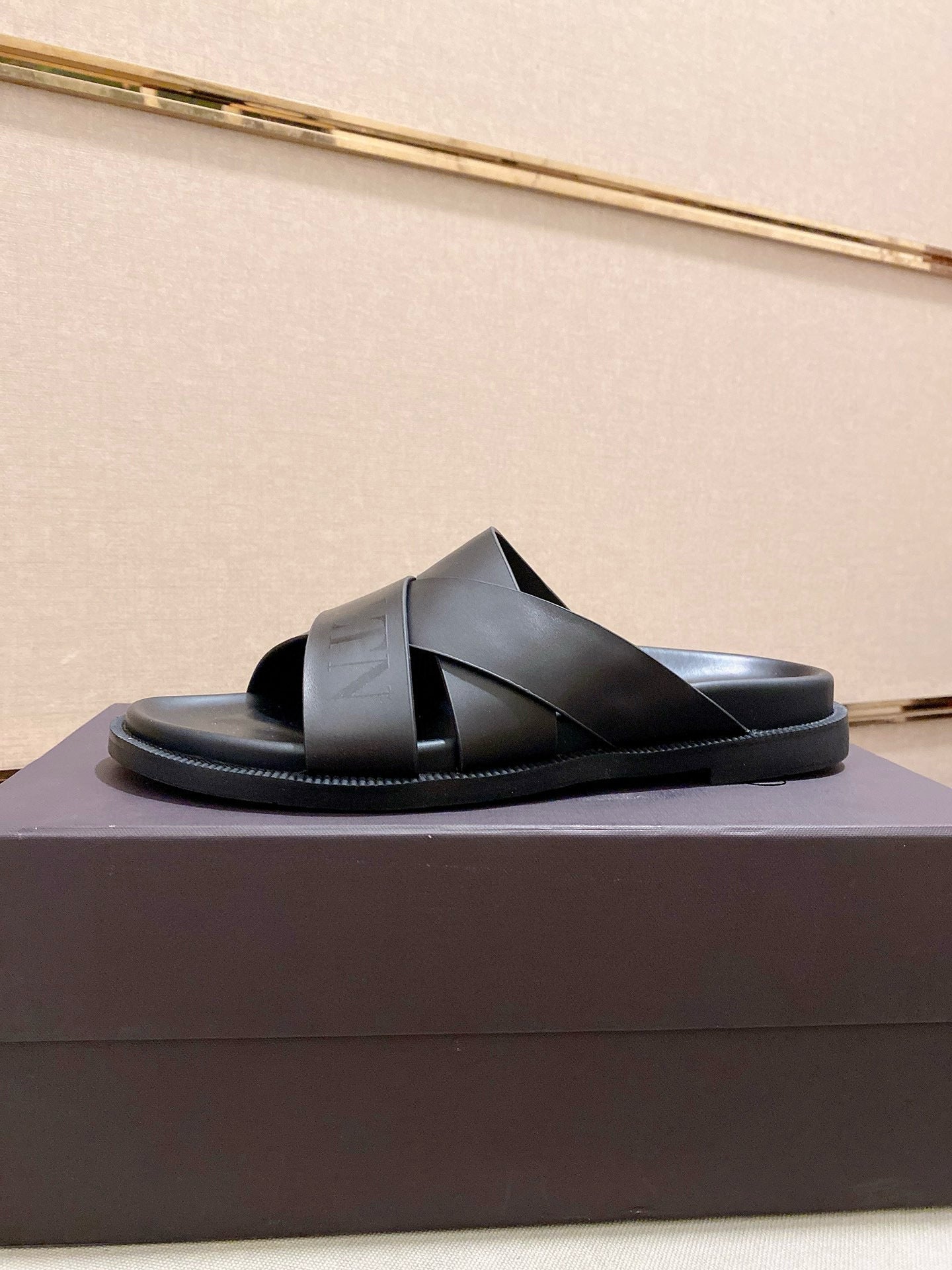 LuxluxHouse Best Quality Sandals Valentino