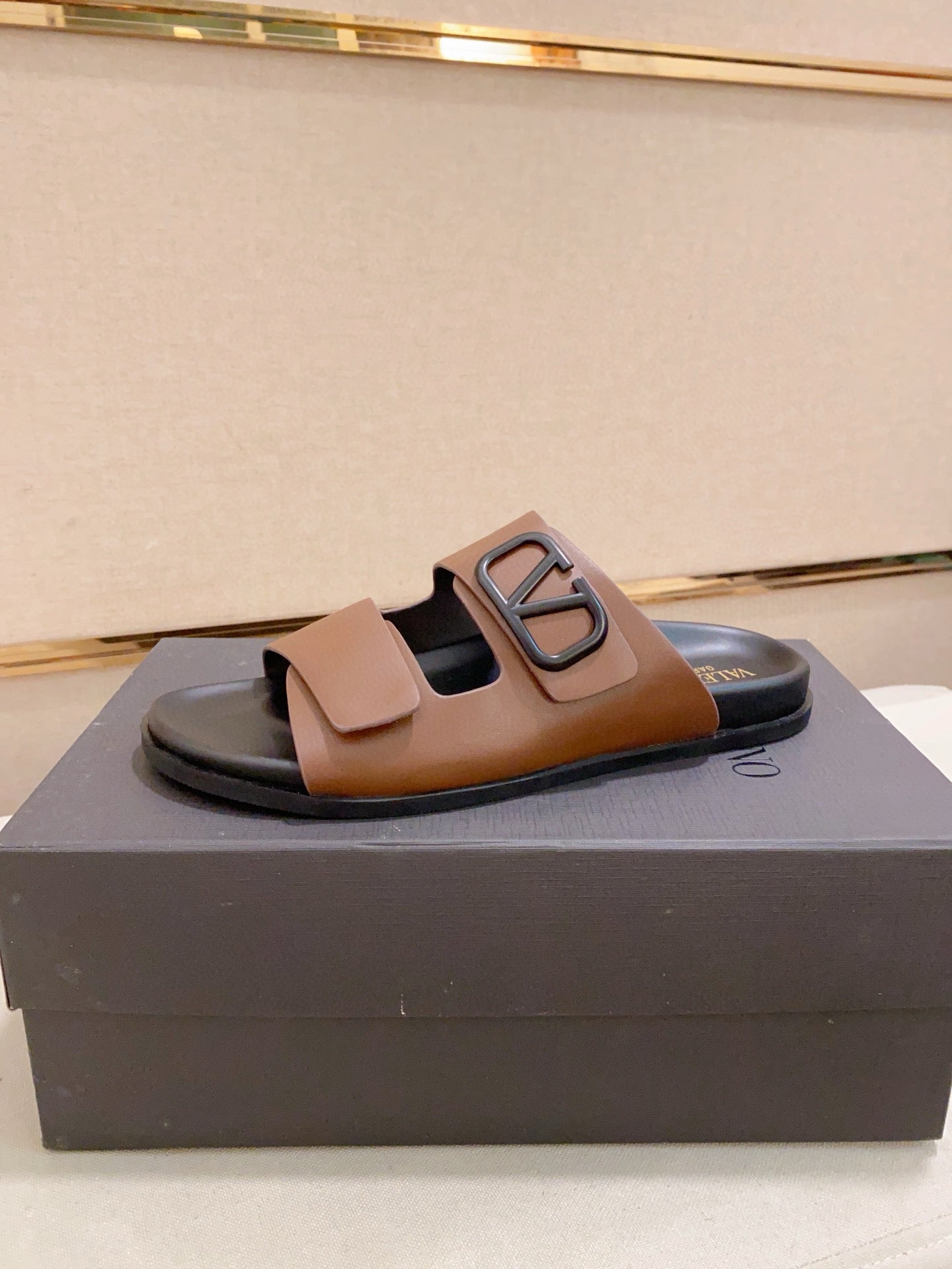 LuxluxHouse Best Quality Sandals Valentino