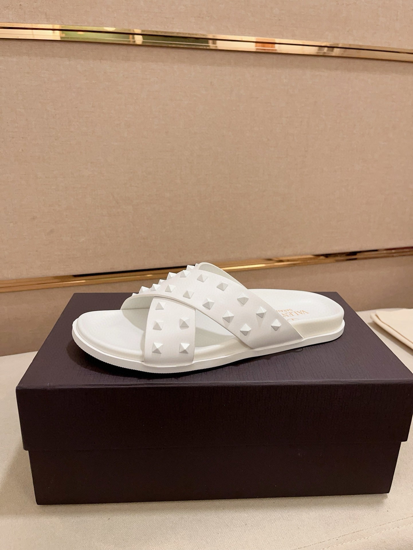 LuxluxHouse Best Quality Sandals Valentino