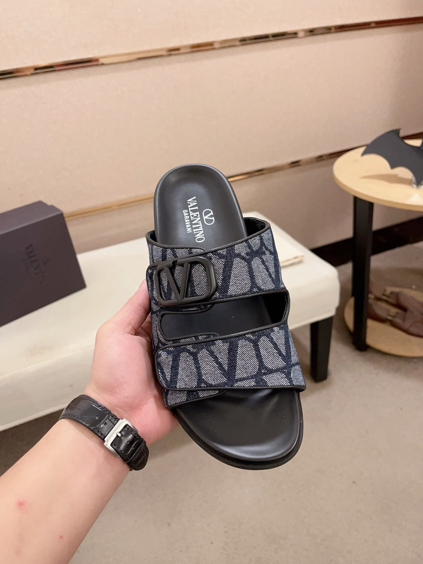 LuxluxHouse Best Quality Sandals Valentino