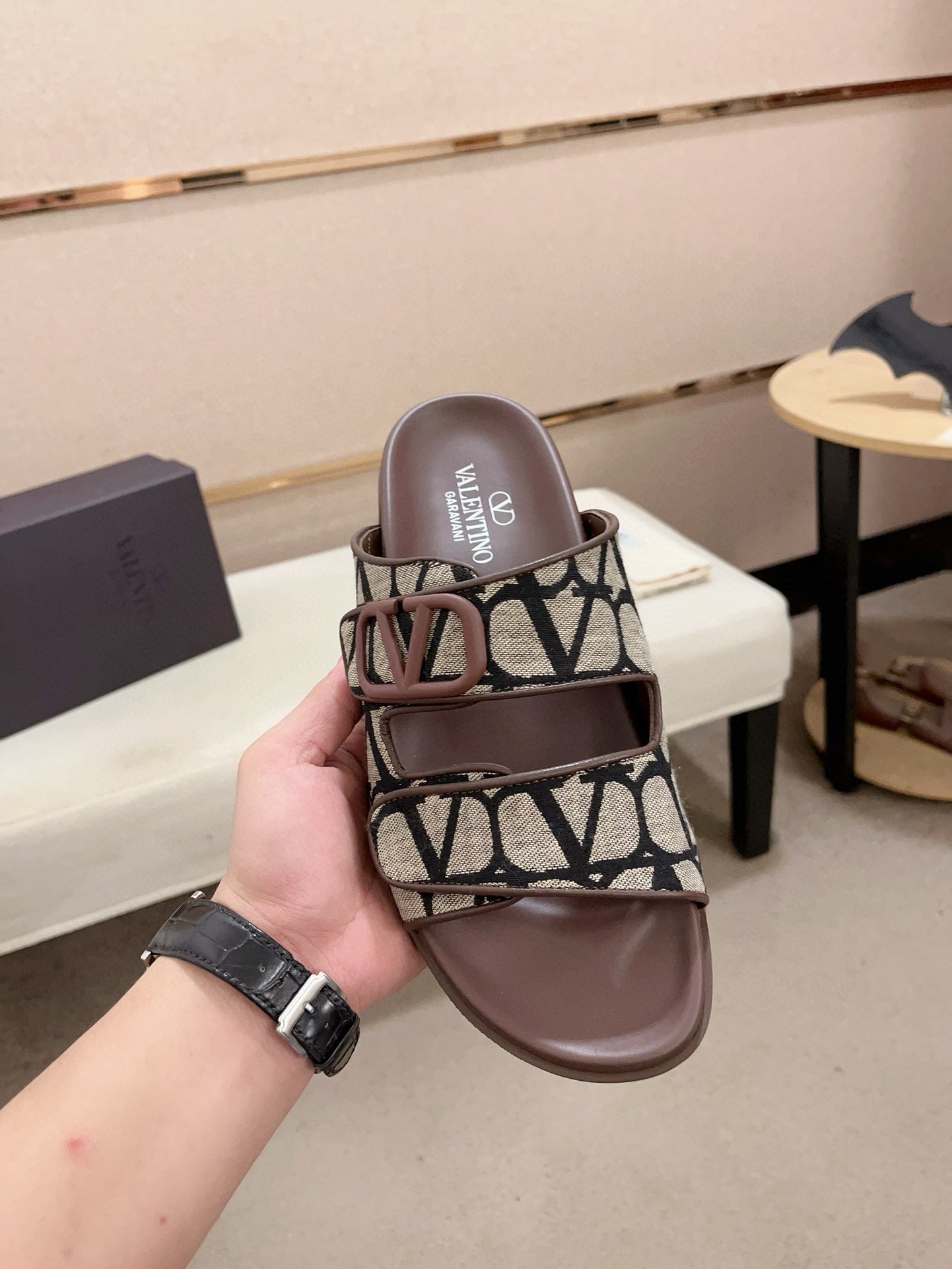 LuxluxHouse Best Quality Sandals Valentino