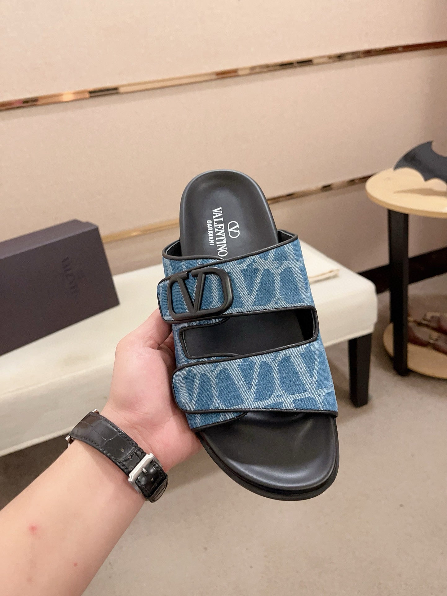 LuxluxHouse Best Quality Sandals Valentino