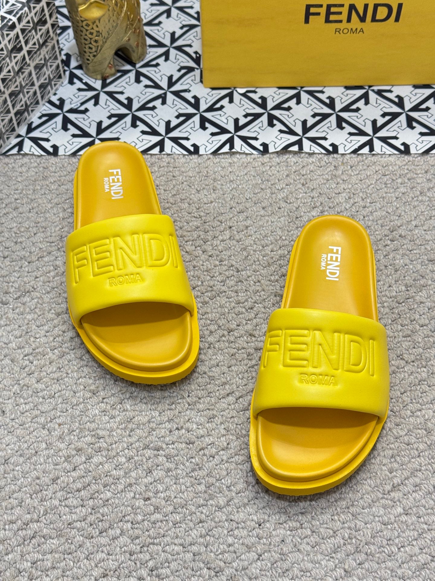 LuxluxHouse Best Quality Sandals Fendi