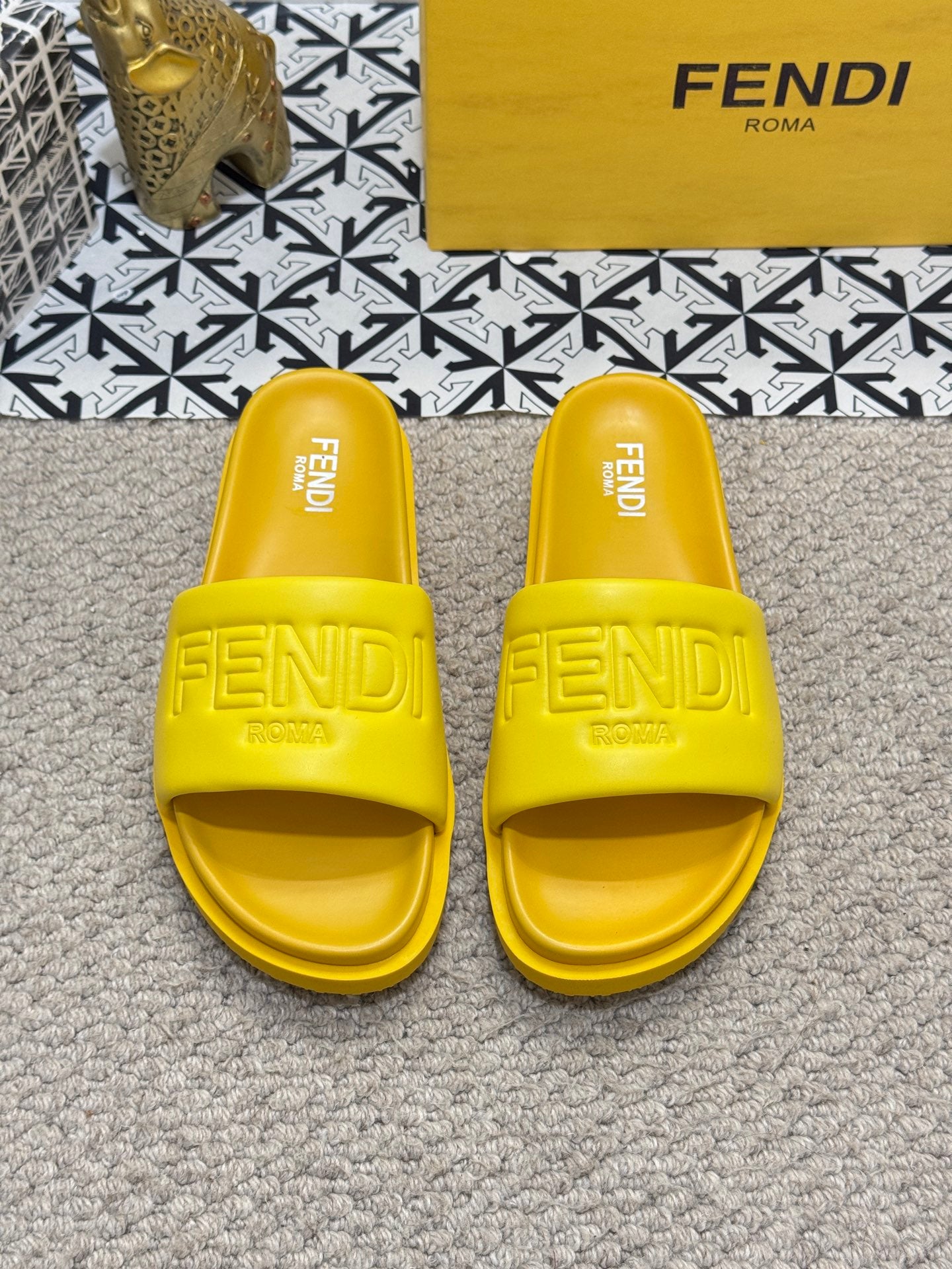 LuxluxHouse Best Quality Sandals Fendi