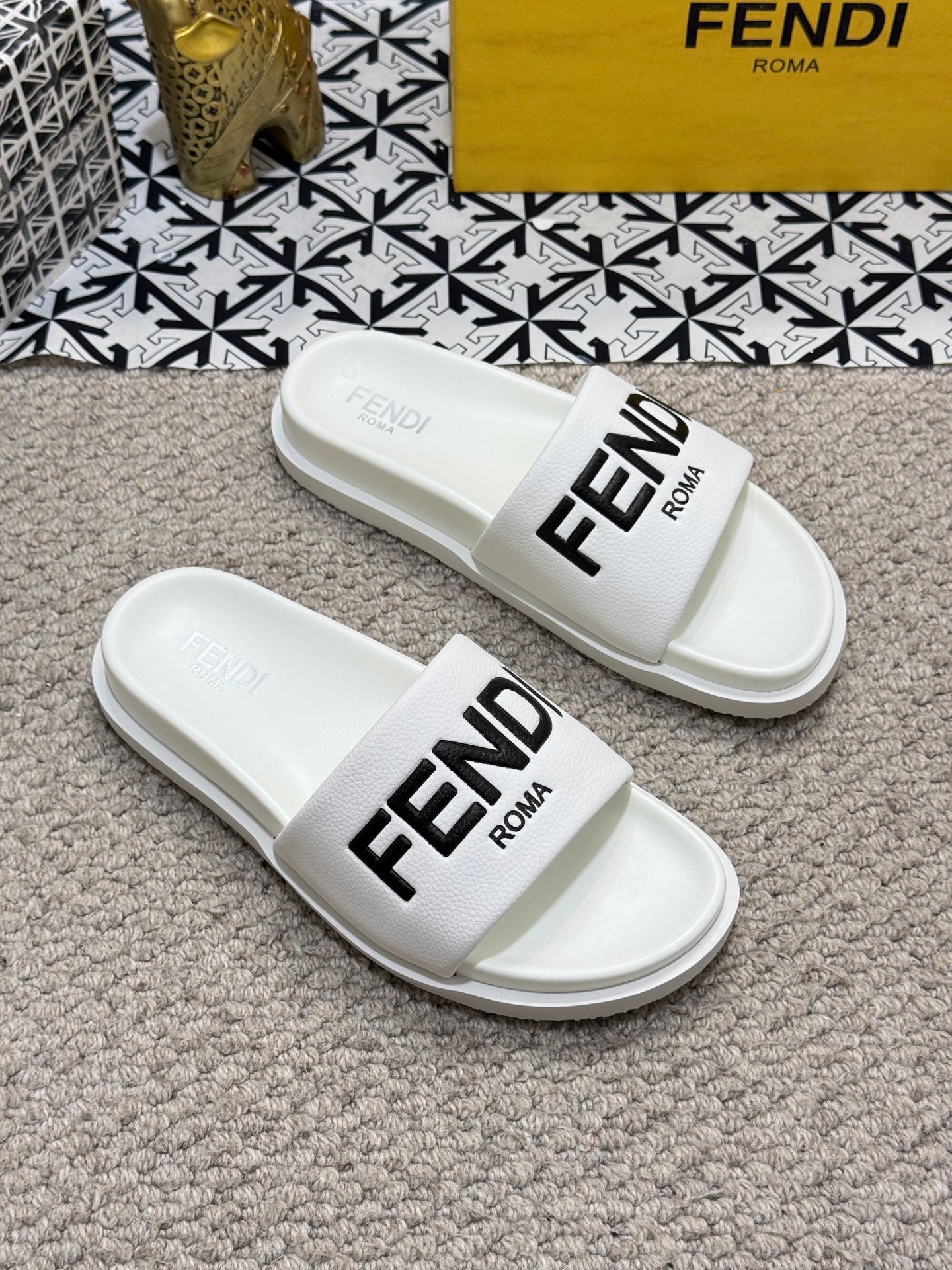 LuxluxHouse Best Quality Sandals Fendi