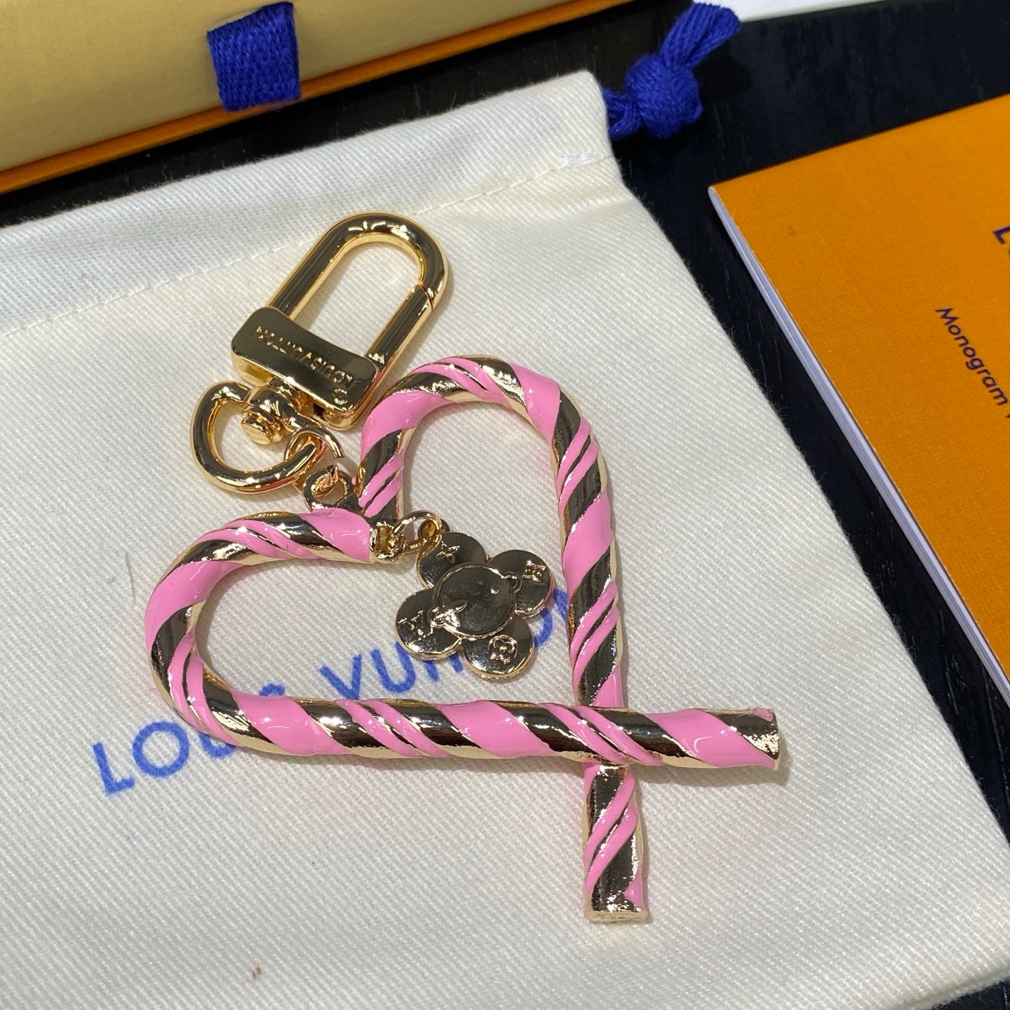 LuxluxHouse Best Quality Accessories Keychain Louis Vuitton Keychain