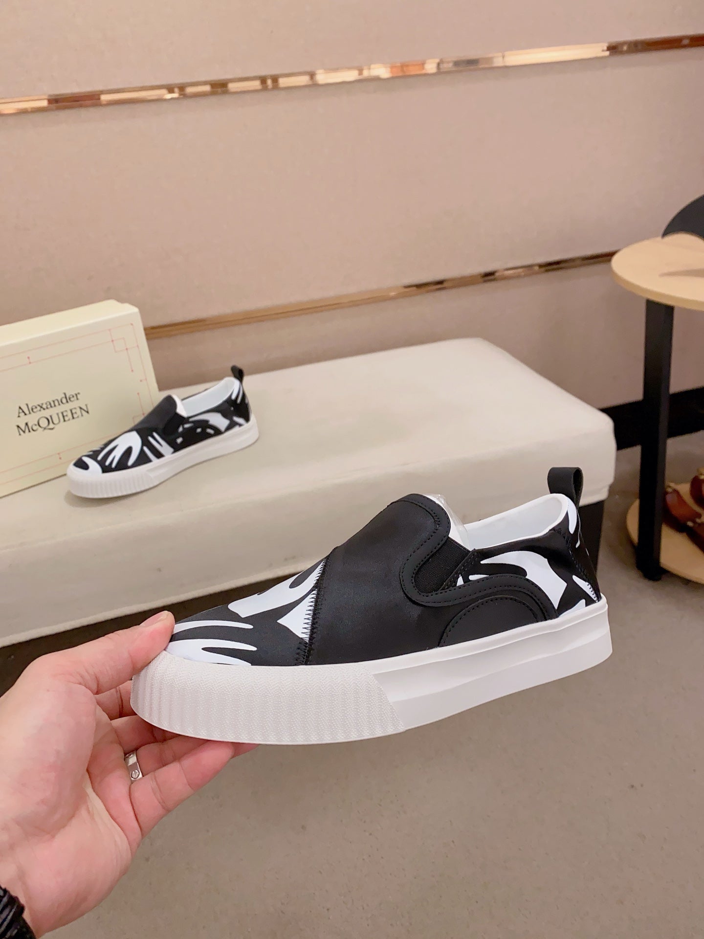 LuxluxHouse Best Quality Shoes Alexander McQueen