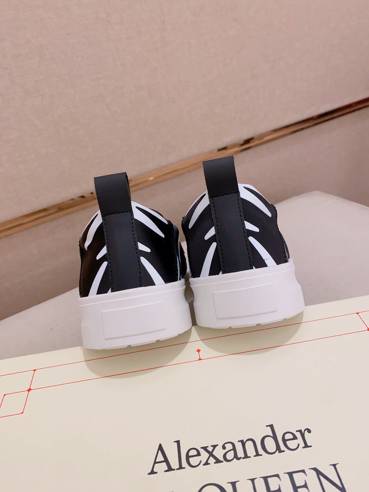 LuxluxHouse Best Quality Shoes Alexander McQueen