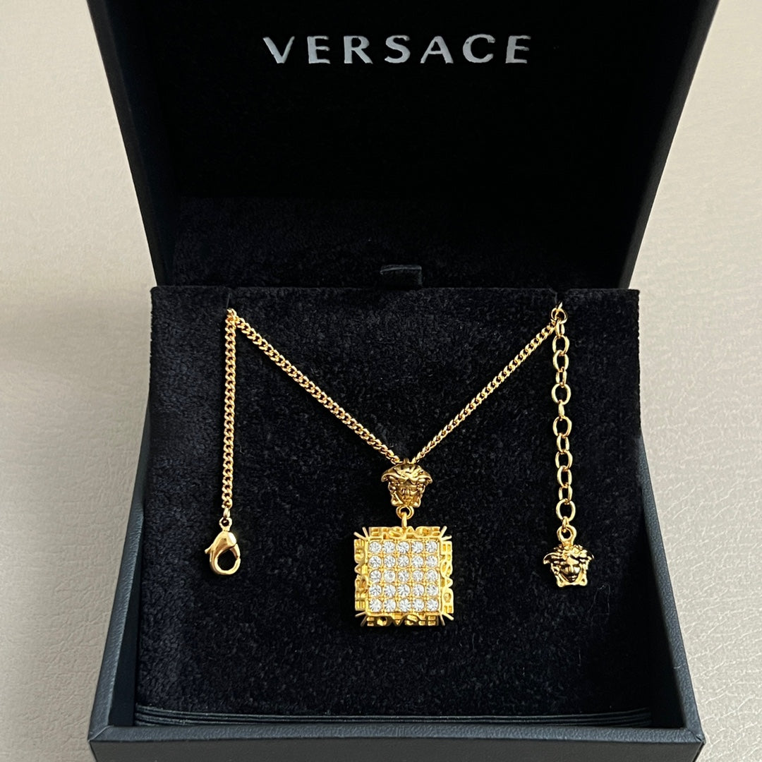LuxluxHouse Best Quality Accessories Necklace Versace