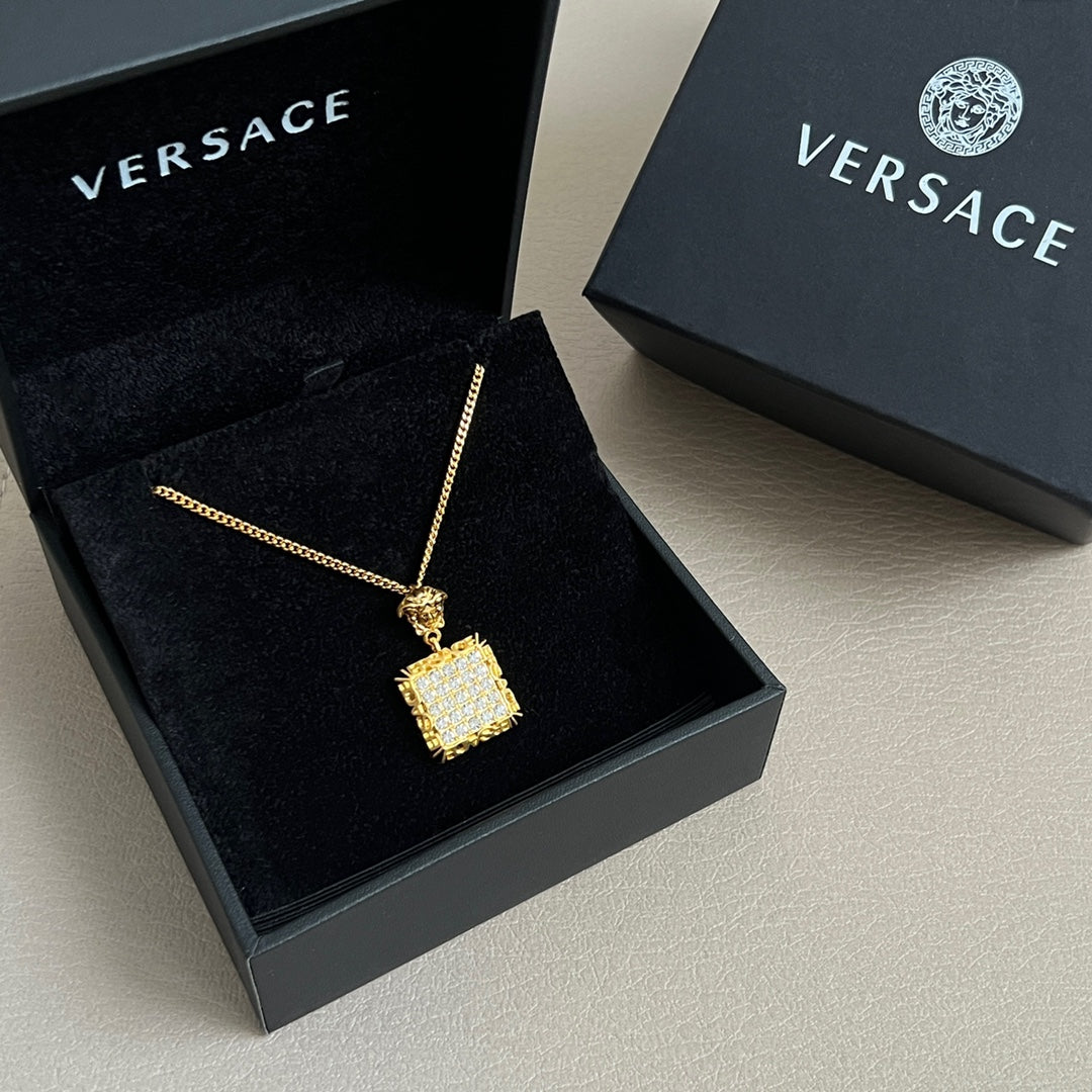LuxluxHouse Best Quality Accessories Necklace Versace
