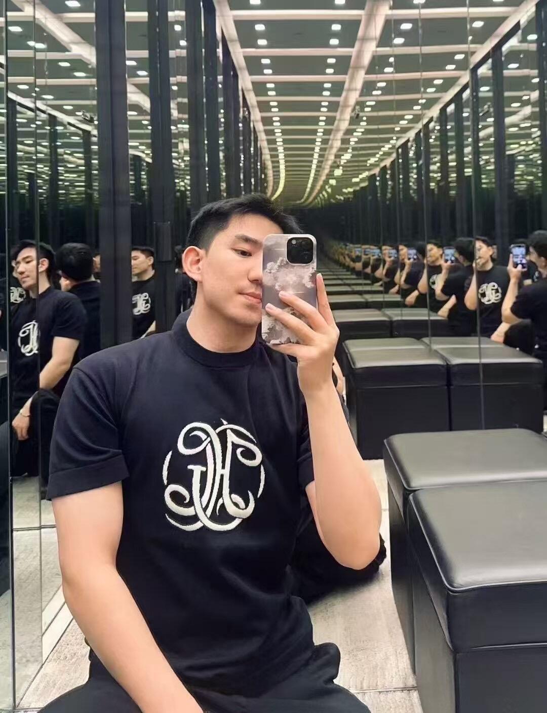 LuxluxHouse Best Quality Clothes Givenchy T-shirt