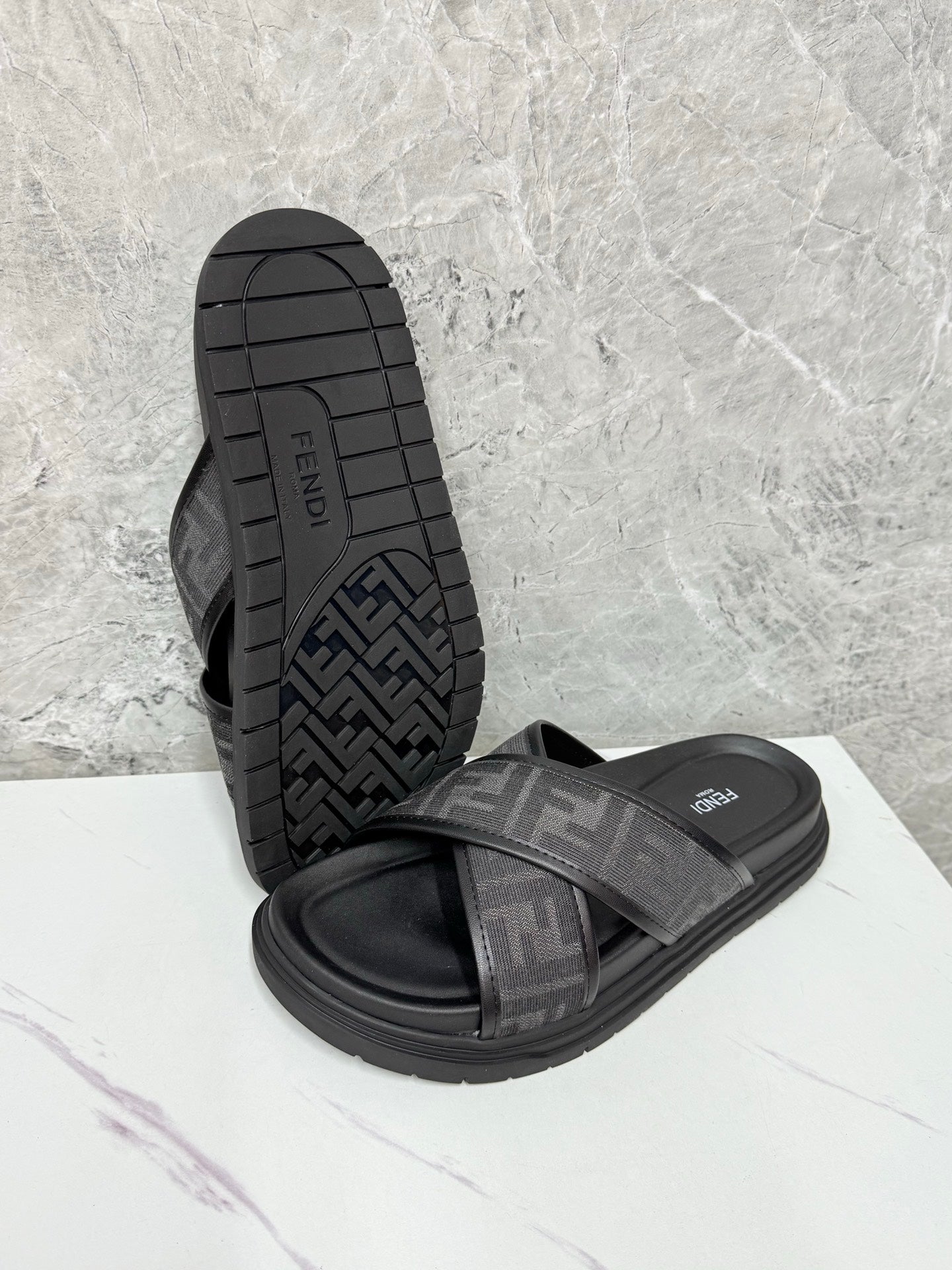 LuxluxHouse Best Quality Sandals Fendi
