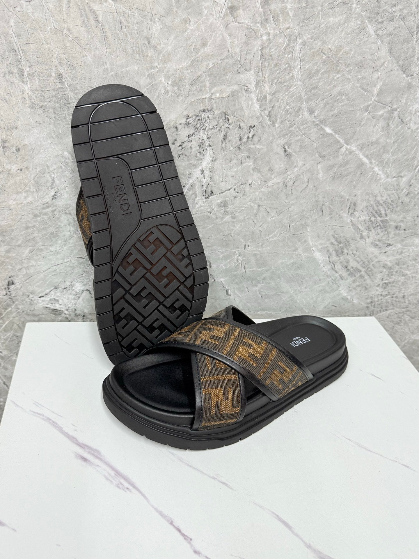 LuxluxHouse Best Quality Sandals Fendi