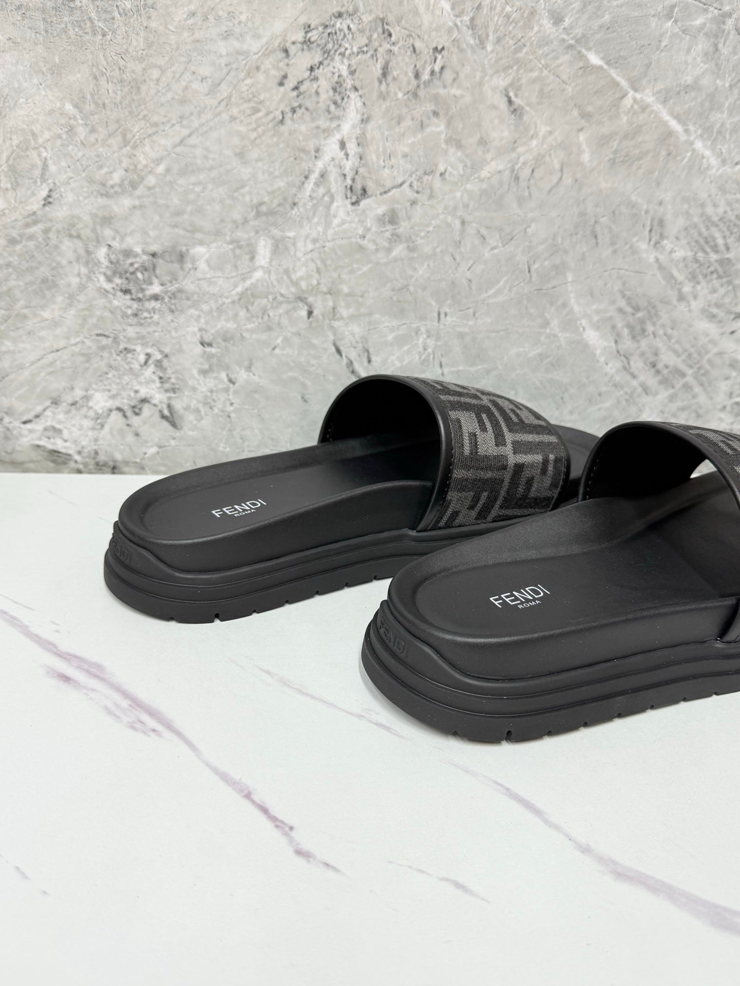 LuxluxHouse Best Quality Sandals Fendi