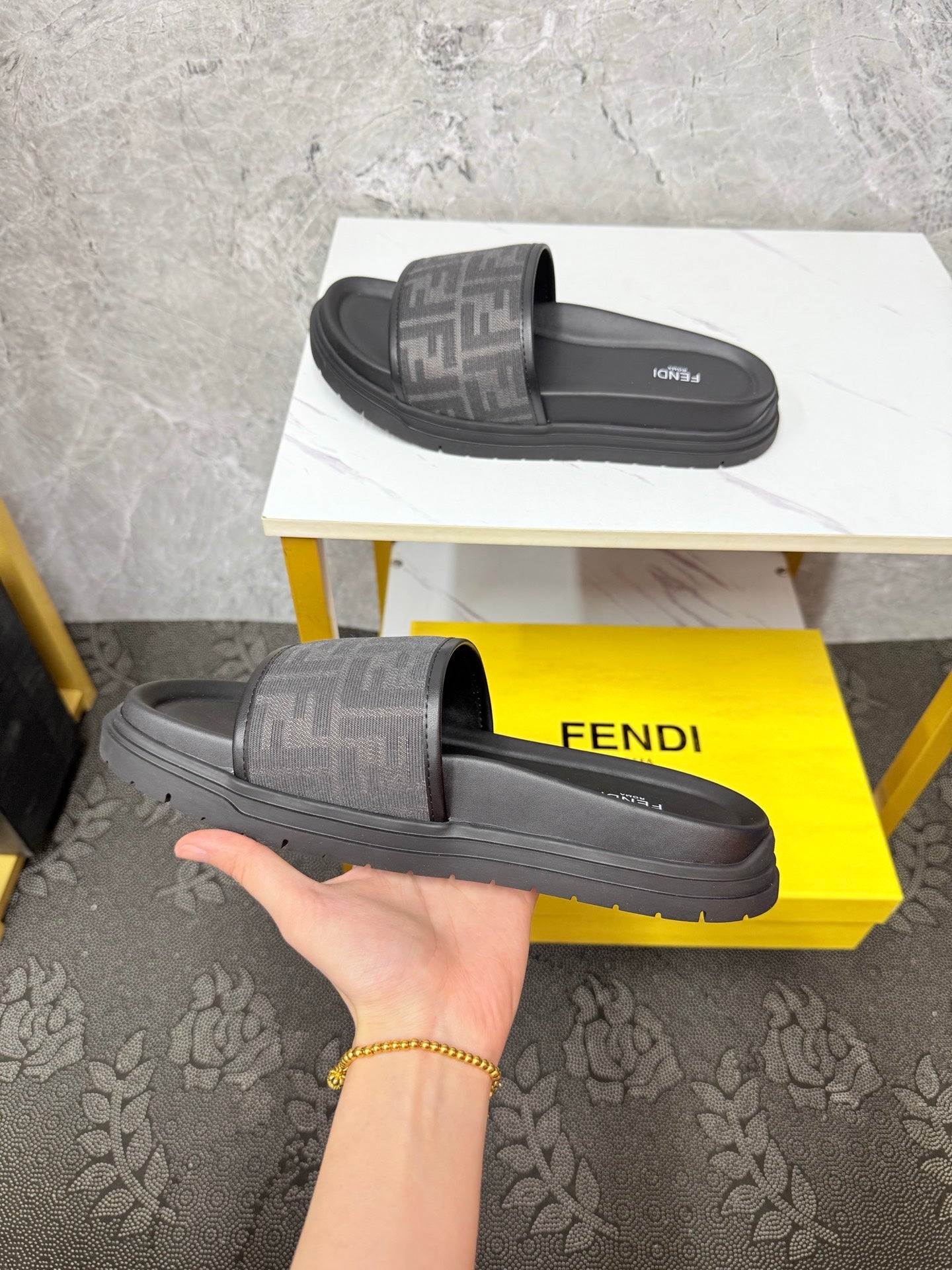 LuxluxHouse Best Quality Sandals Fendi
