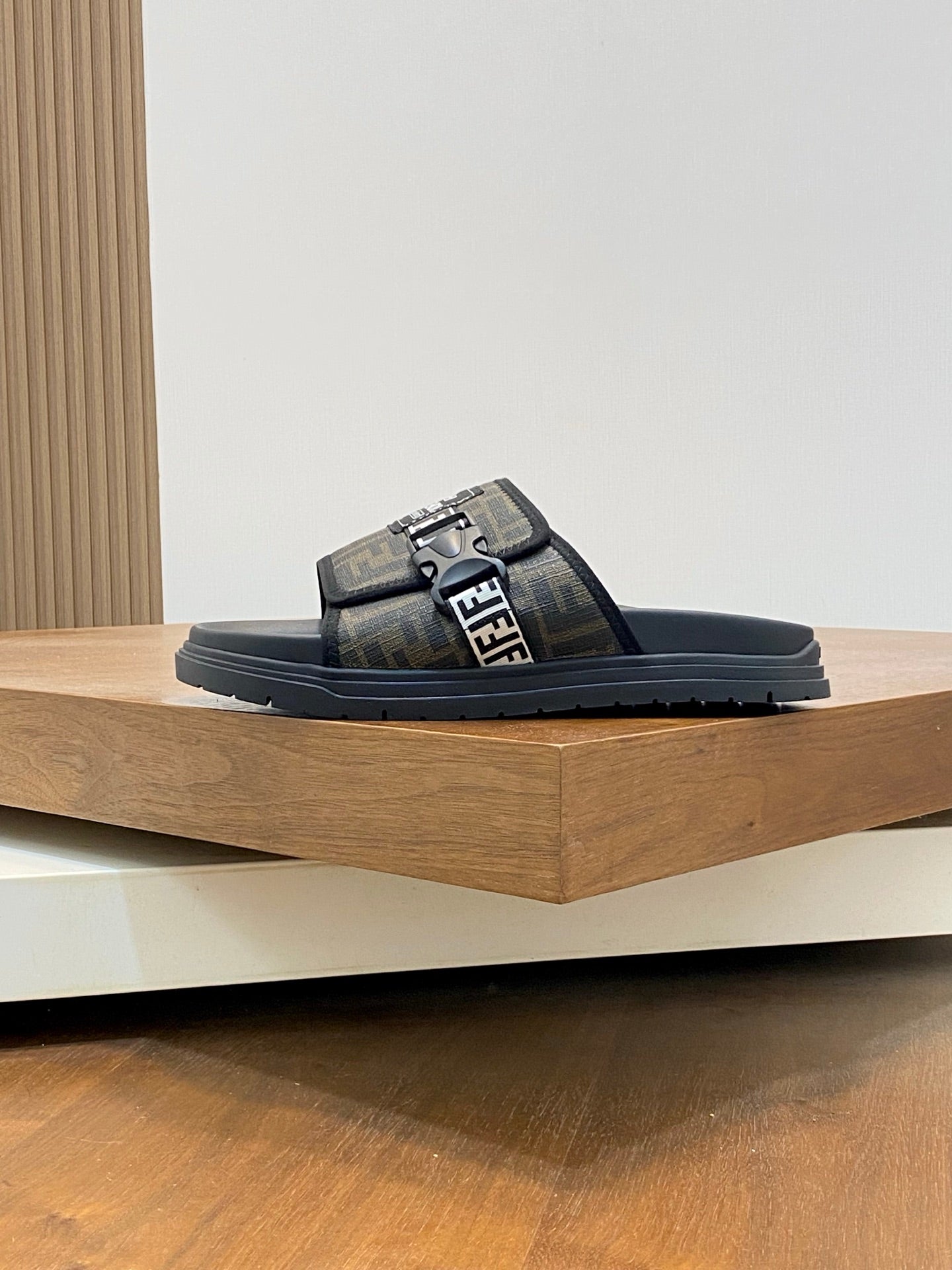 LuxluxHouse Best Quality Sandals Fendi