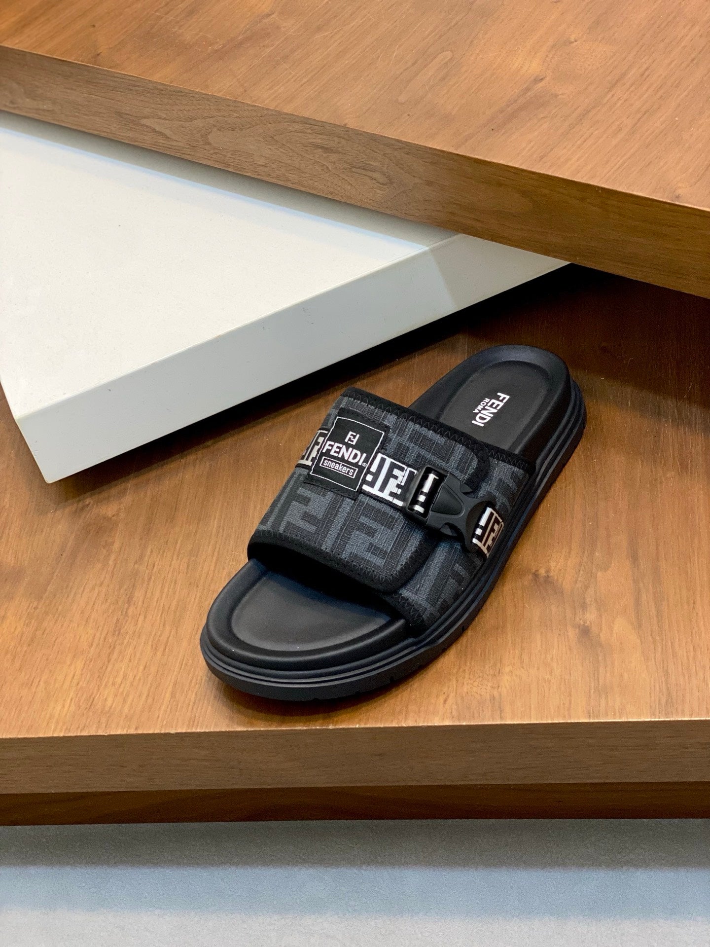 LuxluxHouse Best Quality Sandals Fendi