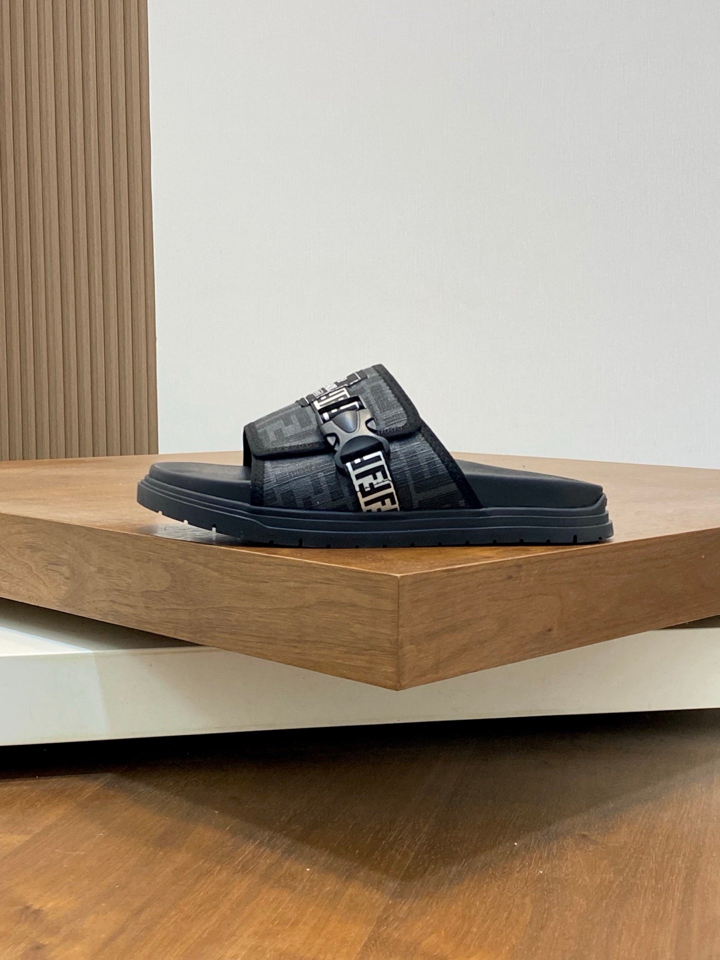 LuxluxHouse Best Quality Sandals Fendi