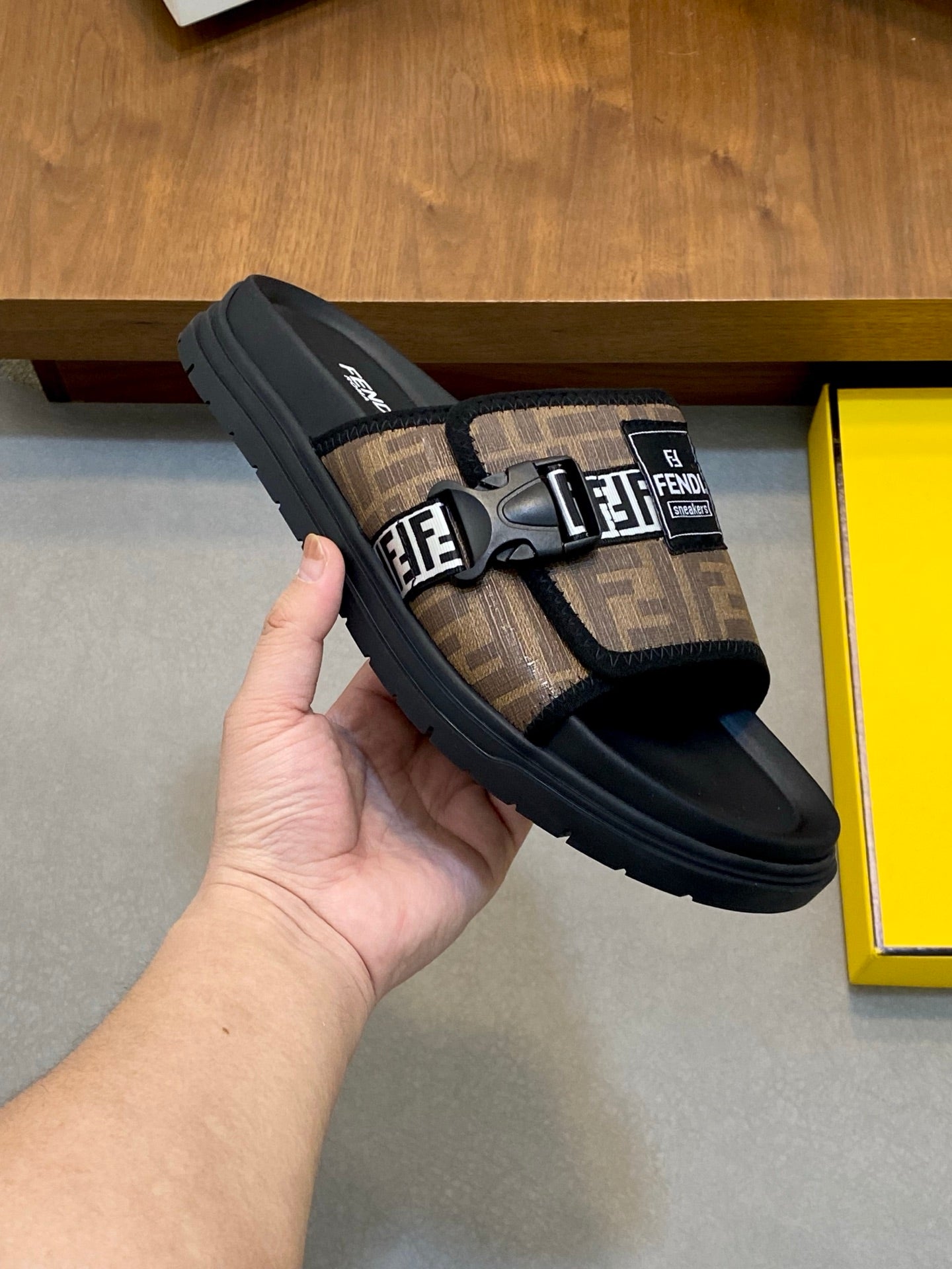 LuxluxHouse Best Quality Sandals Fendi