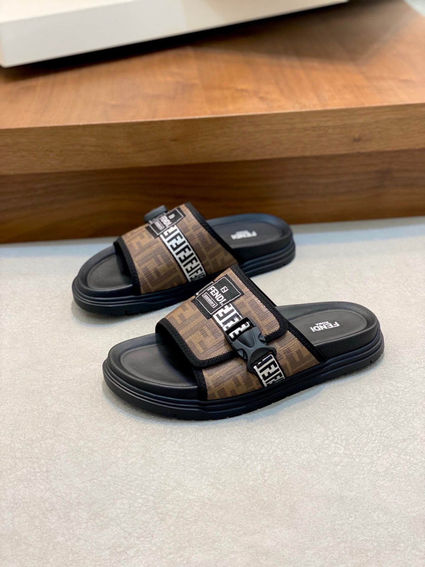 LuxluxHouse Best Quality Sandals Fendi