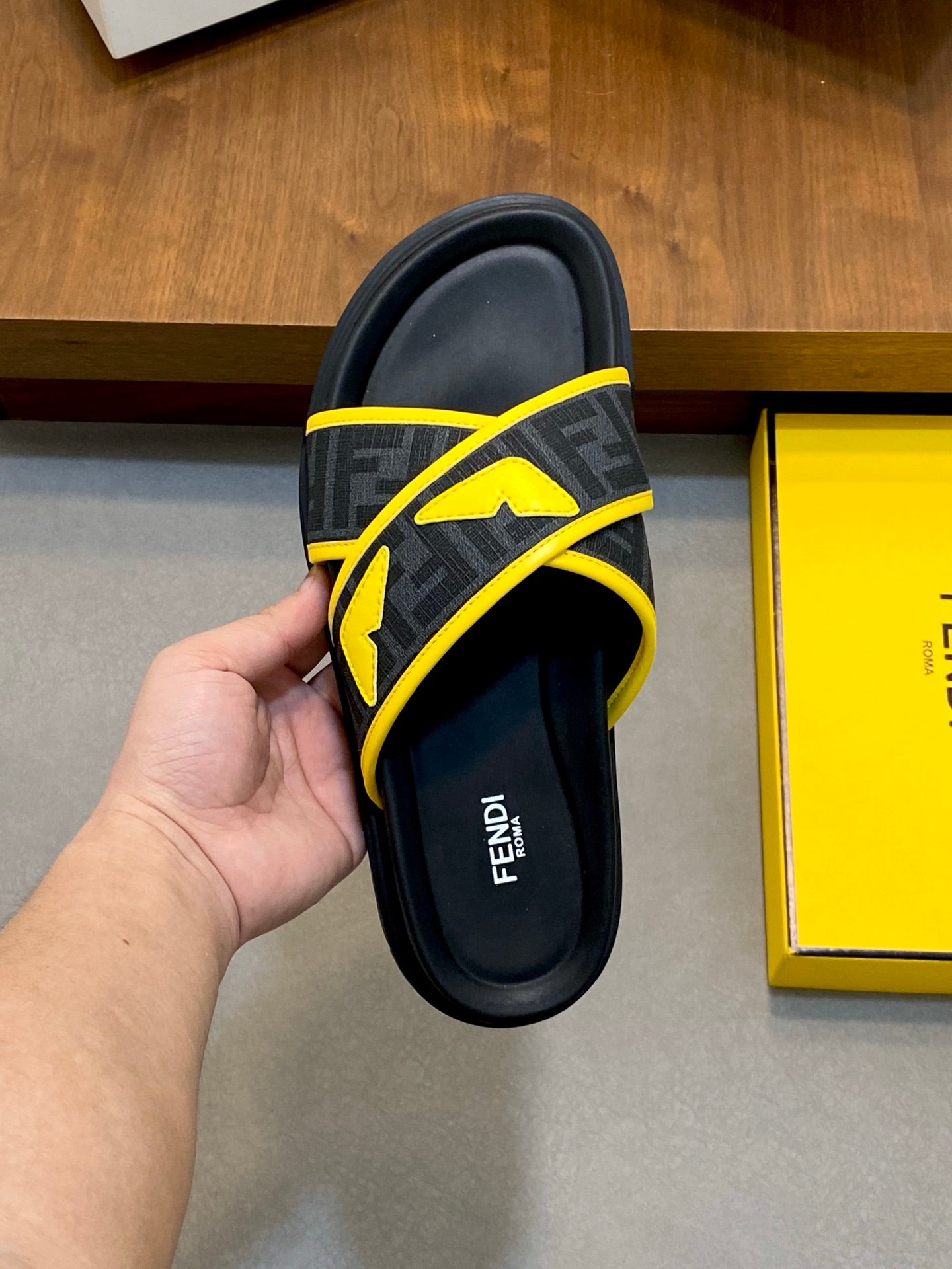 LuxluxHouse Best Quality Sandals Fendi