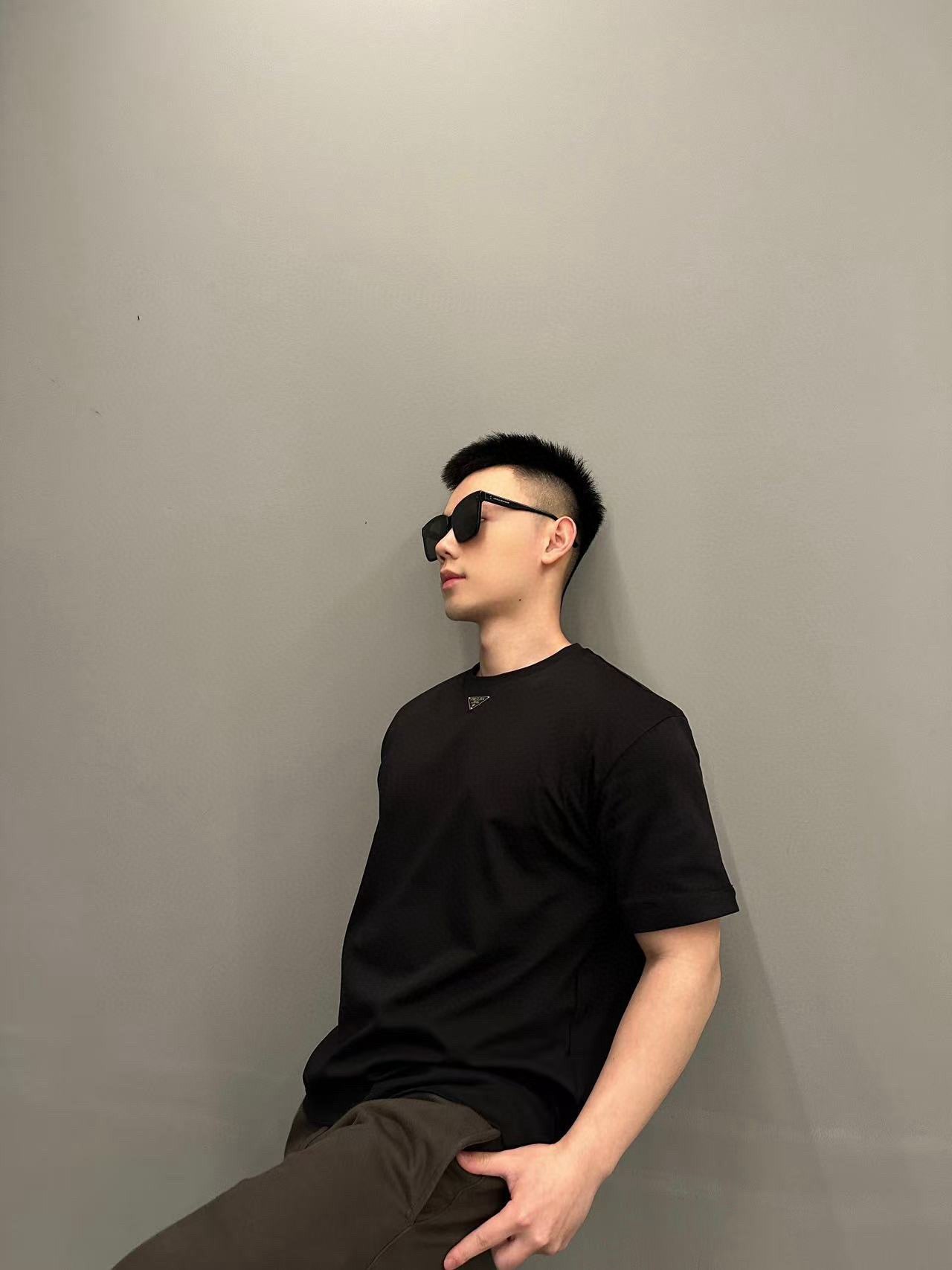 LuxluxHouse Best Quality Clothes T-shirt Prada