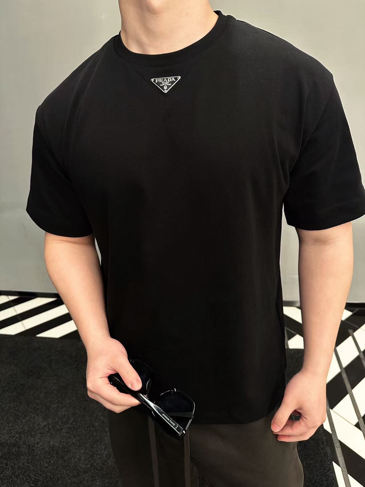 LuxluxHouse Best Quality Clothes T-shirt Prada
