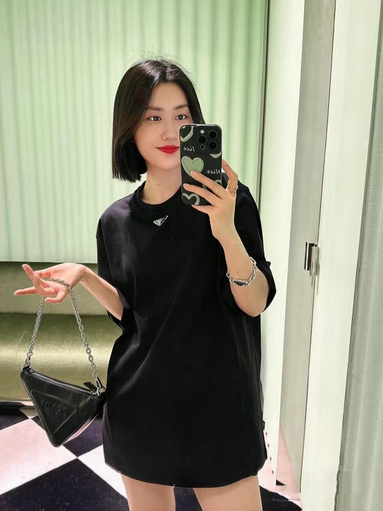 LuxluxHouse Best Quality Clothes T-shirt Prada