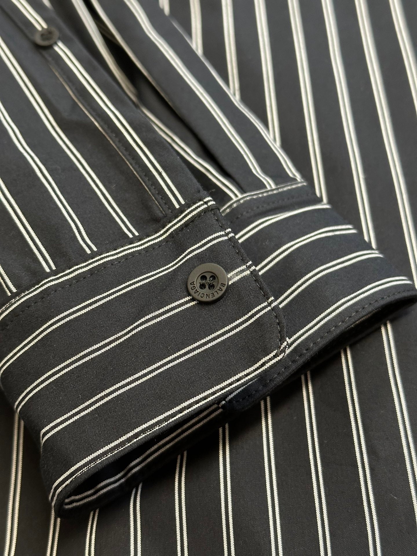 LuxluxHouse Best Quality Clothes Balenciaga Shirts&Polo