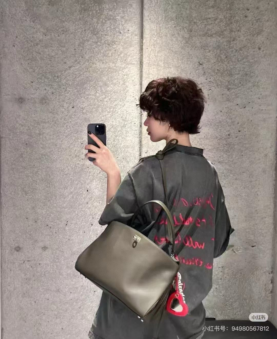 LuxluxHouse Best Quality Clothes Balenciaga T-shirt