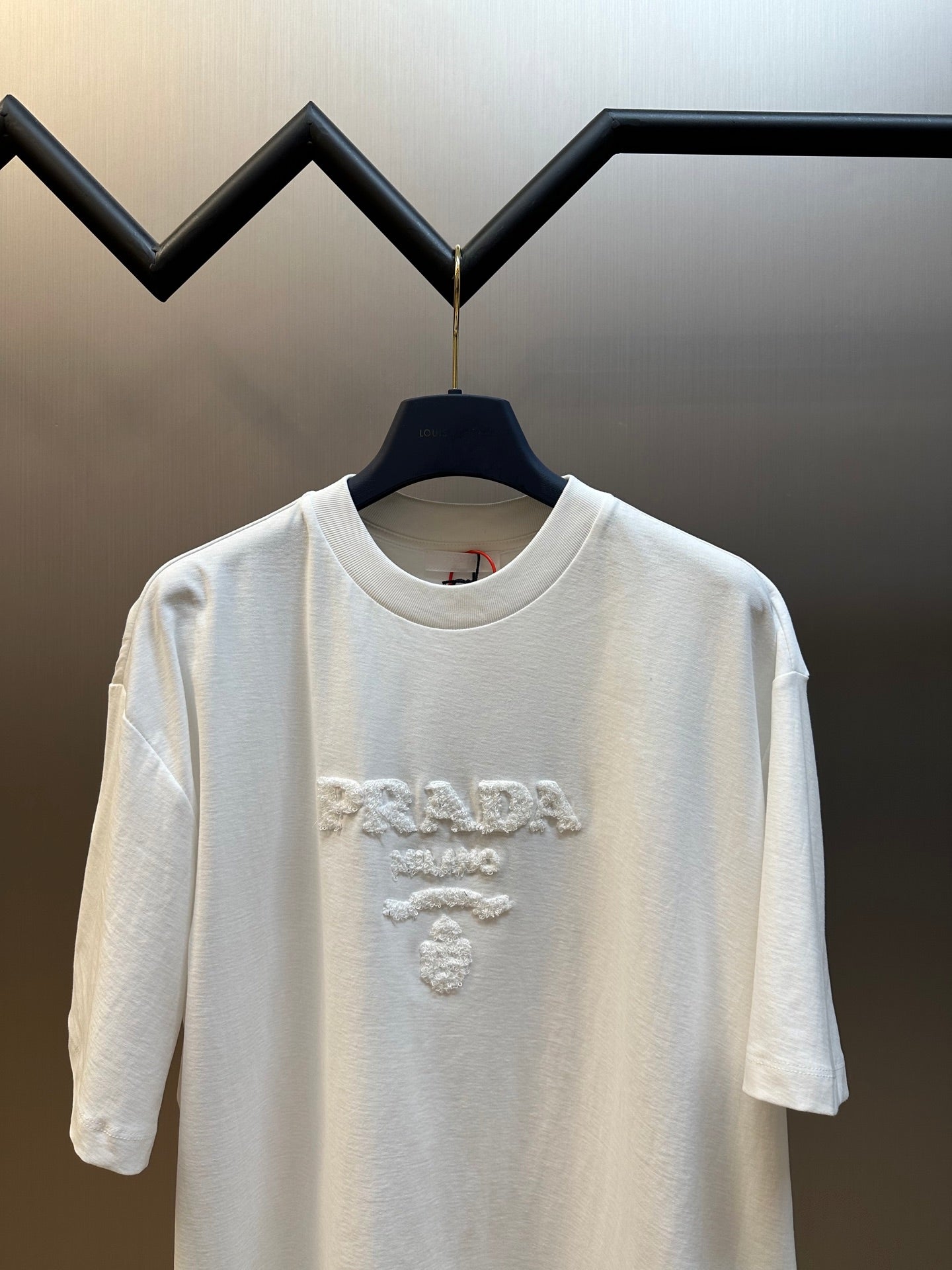 LuxluxHouse Best Quality Clothes T-shirt Prada