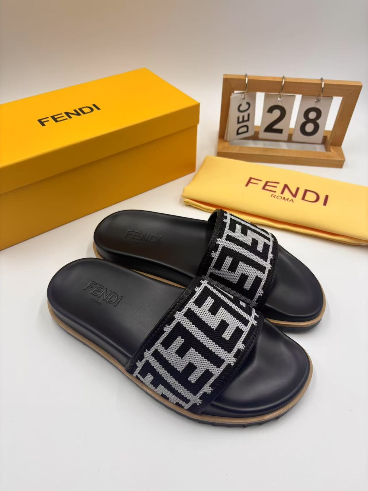 LuxluxHouse Best Quality Sandals Fendi
