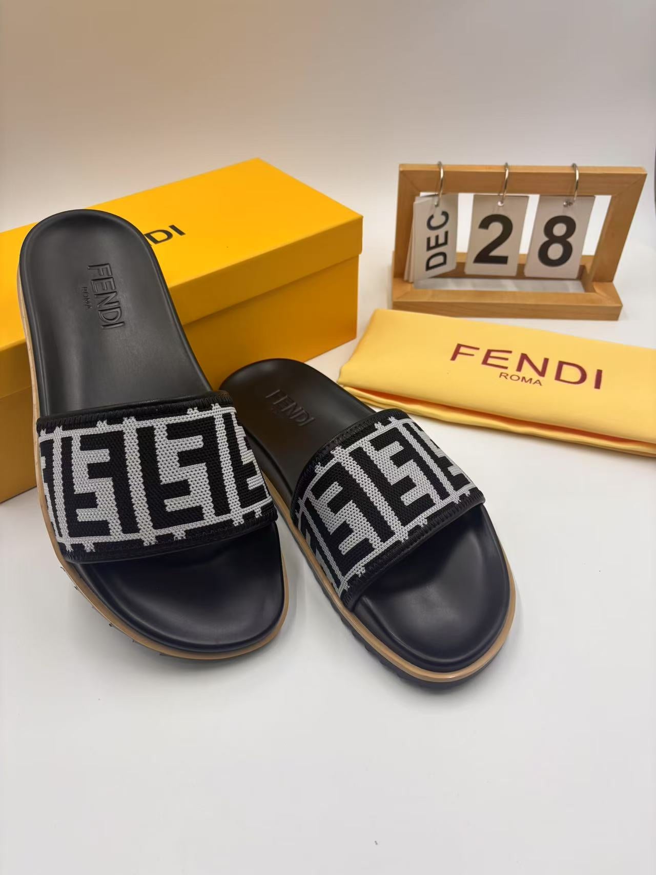 LuxluxHouse Best Quality Sandals Fendi