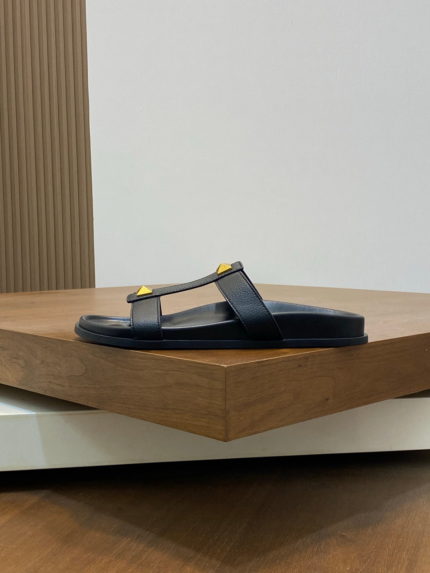 LuxluxHouse Best Quality Sandals Valentino