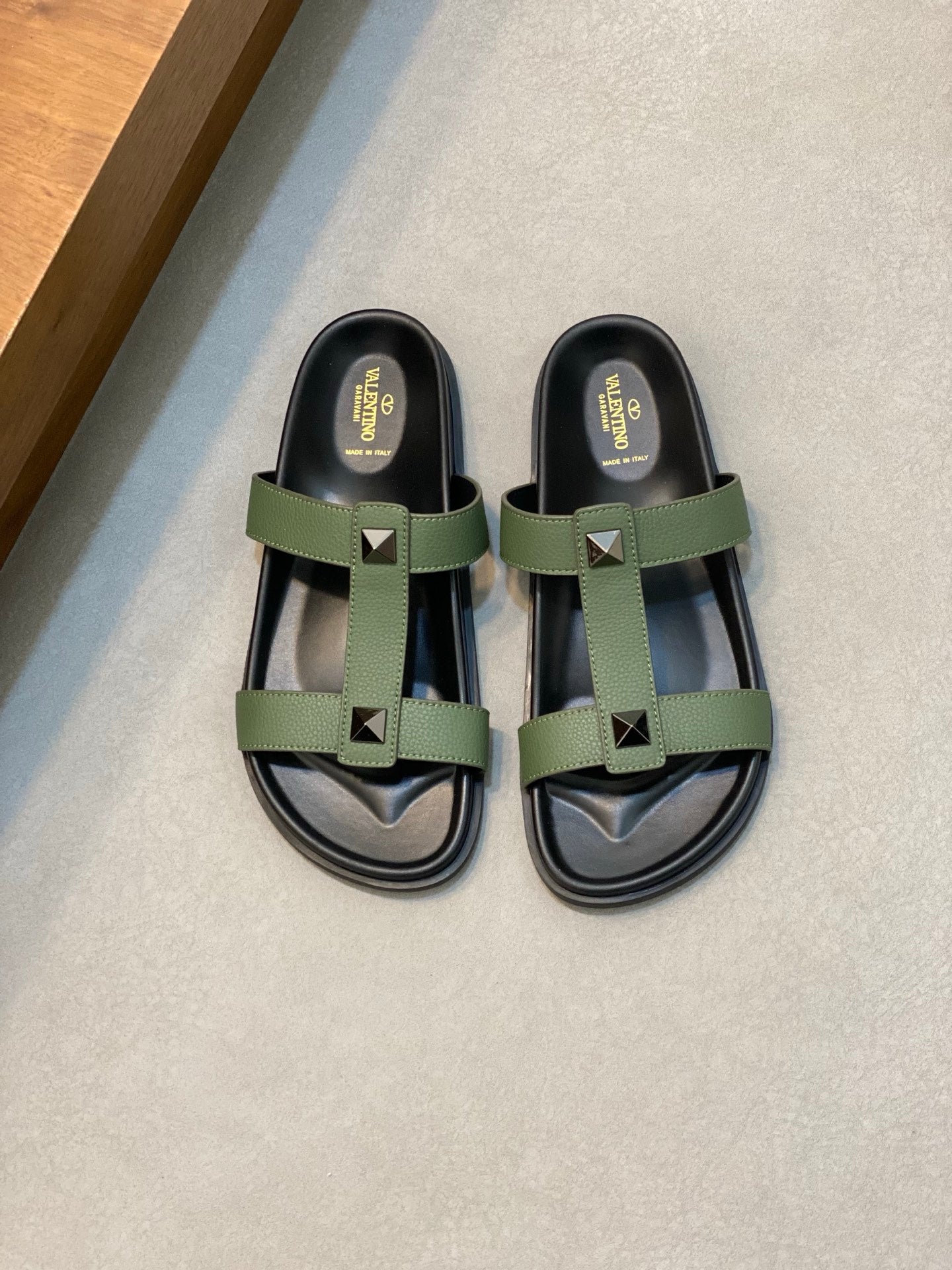 LuxluxHouse Best Quality Sandals Valentino