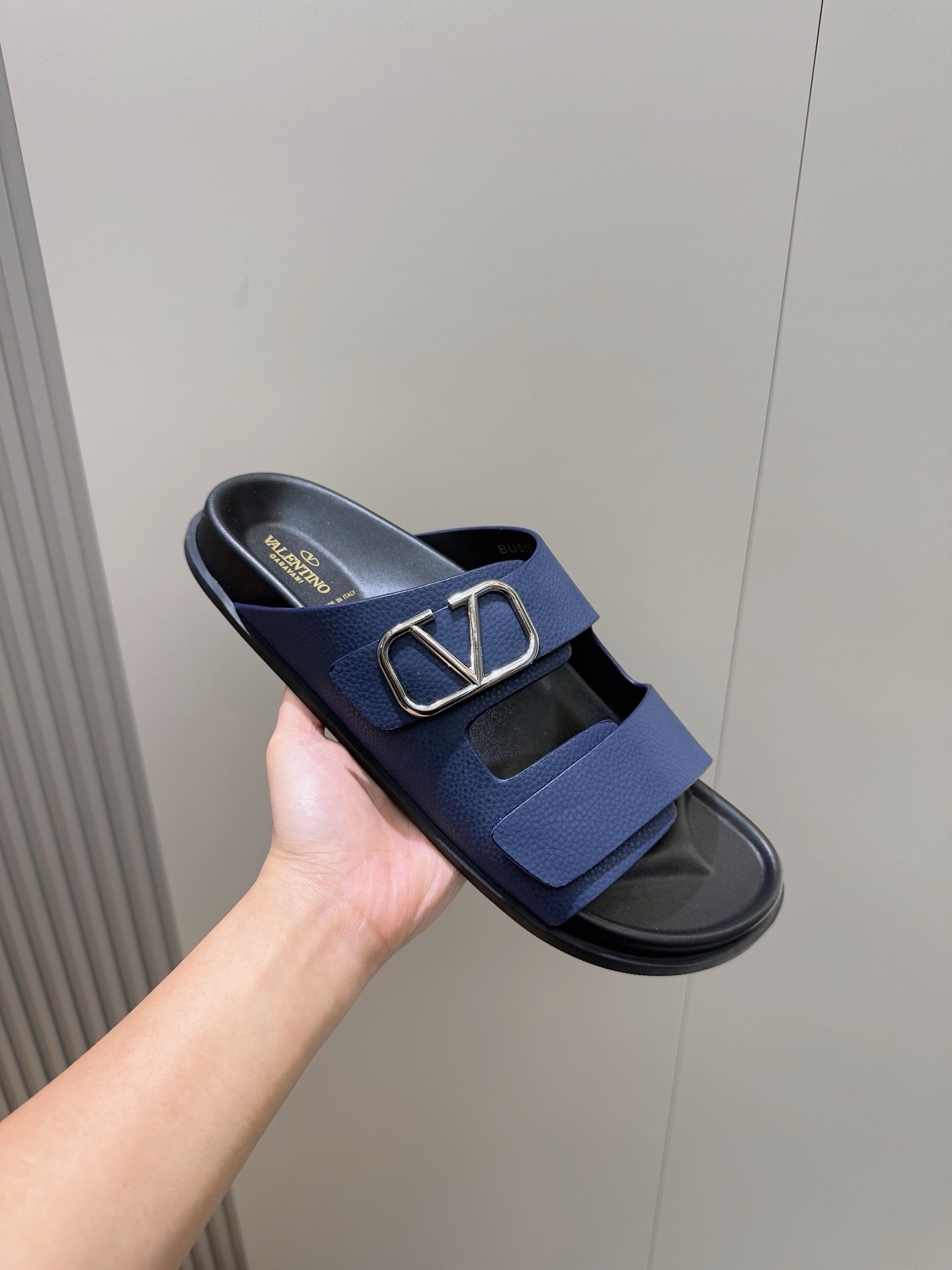 LuxluxHouse Best Quality Sandals Valentino