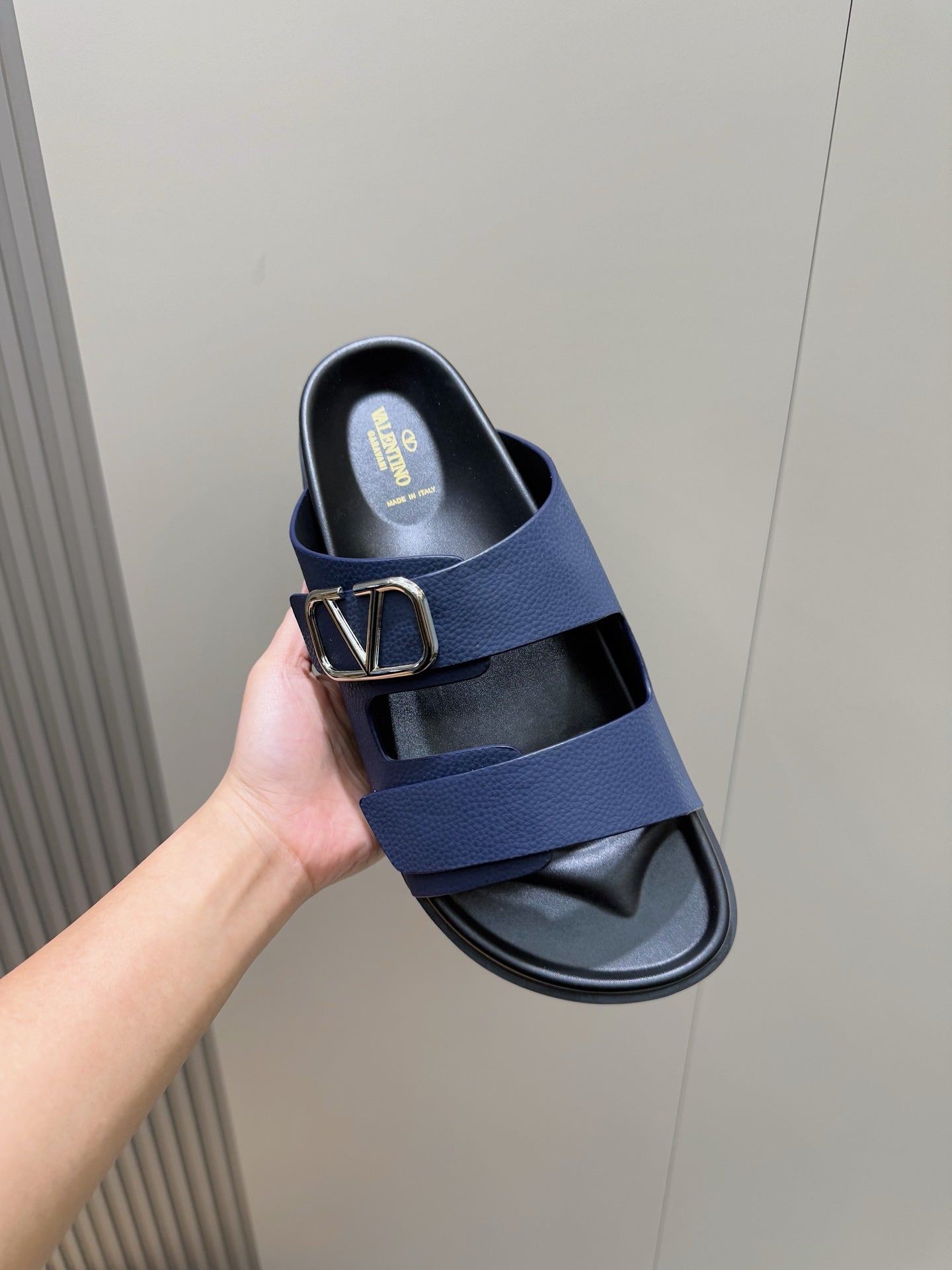 LuxluxHouse Best Quality Sandals Valentino