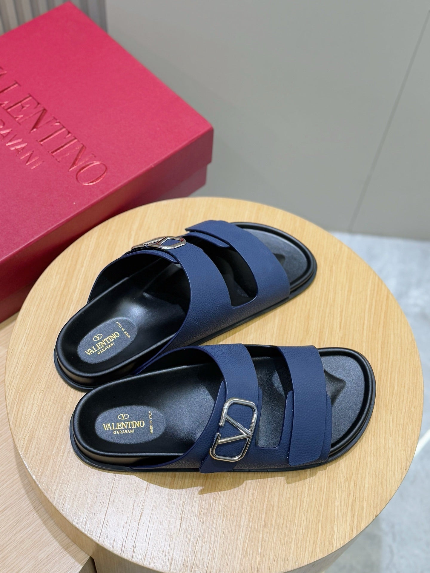 LuxluxHouse Best Quality Sandals Valentino