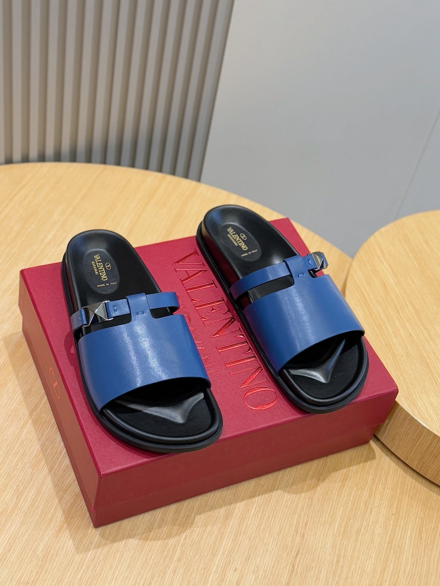 LuxluxHouse Best Quality Sandals Valentino