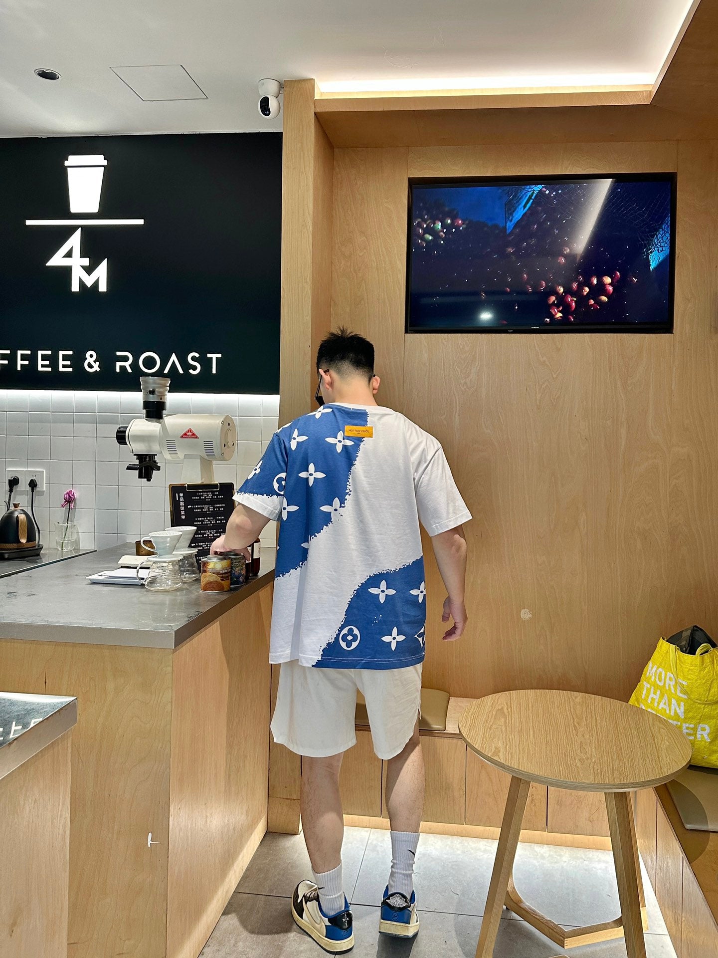 LuxluxHouse Best Quality Clothes T-shirt Louis Vuitton